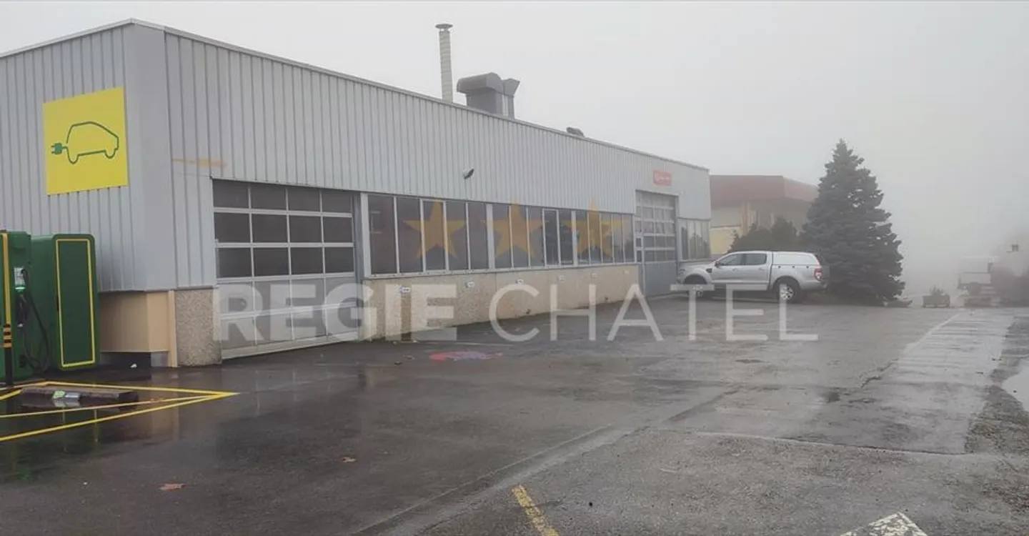 Shop for rent - Photo 1 of 5