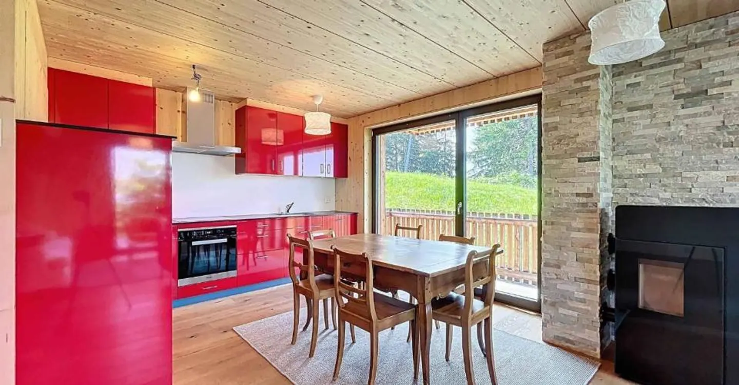 Chalet contemporaneo con vista libera sulle montagne - Foto 3 di 9