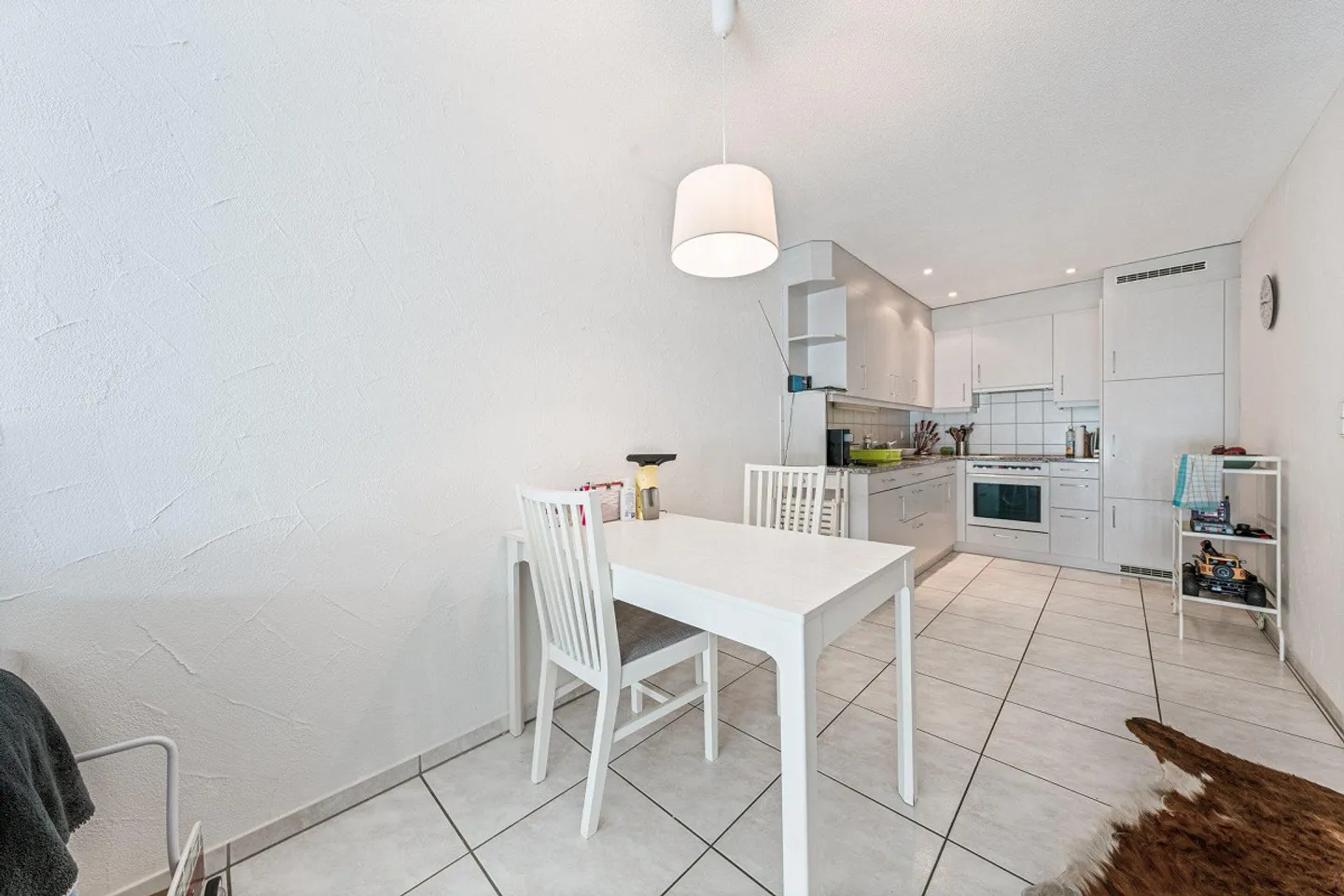 RESERVED: Well-maintained home with comfort - Photo 5 of 10