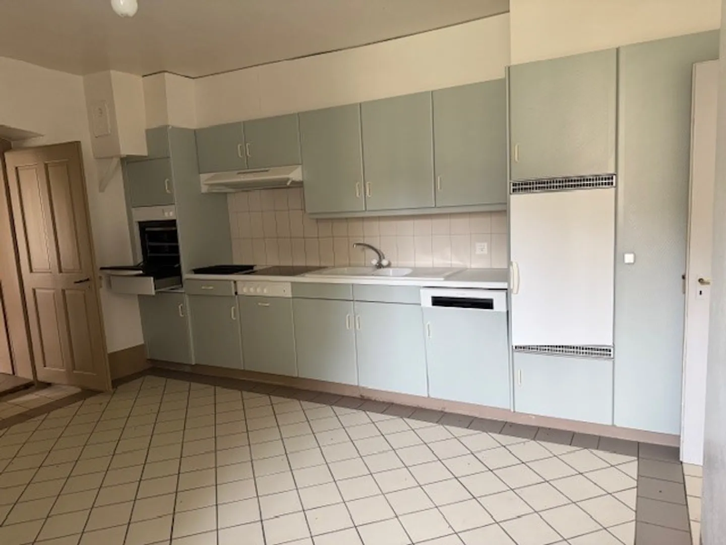 9-room House - Photo 3 of 4