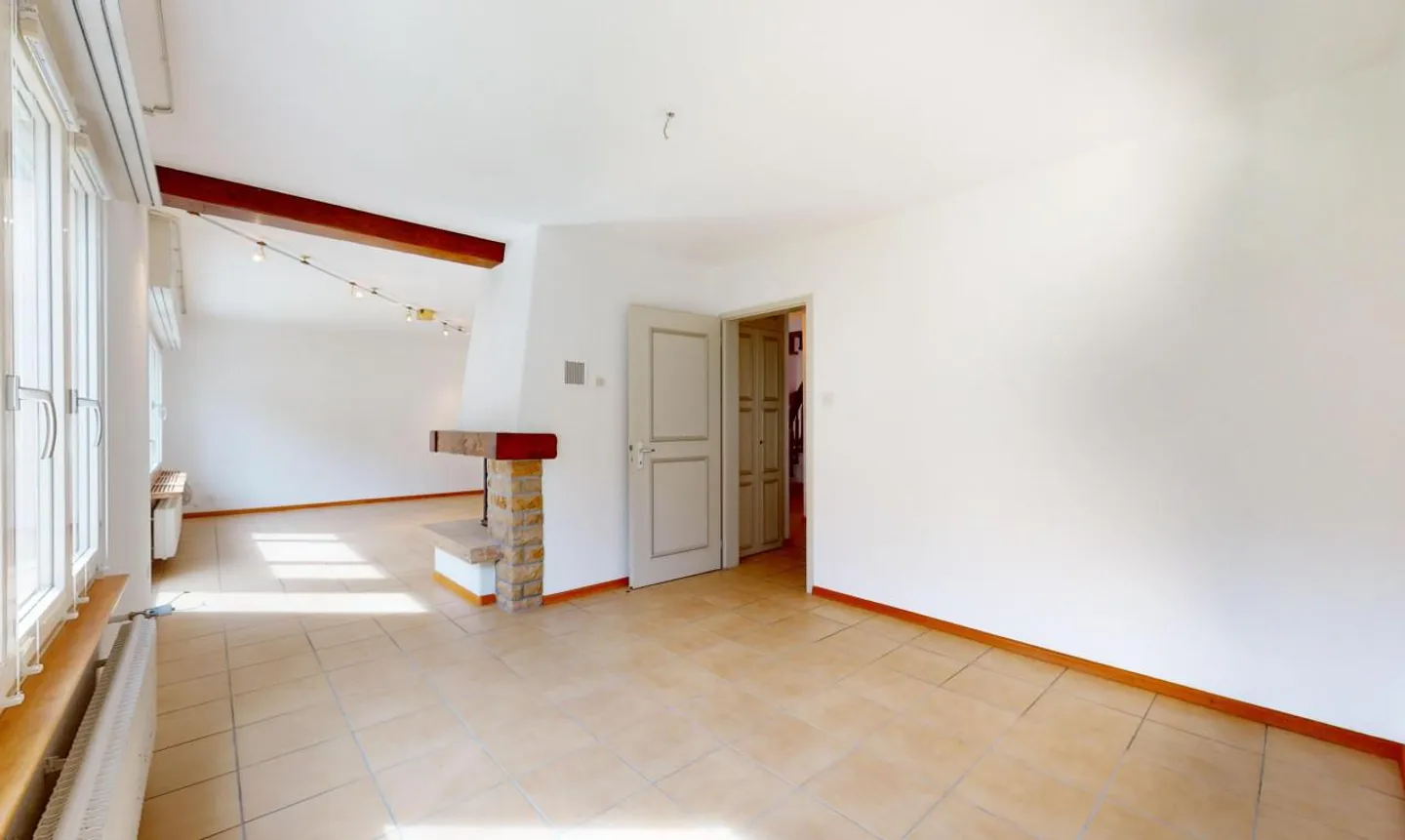 Large multi-family house with 2 duplexes and a large garden! - Photo 10 of 13