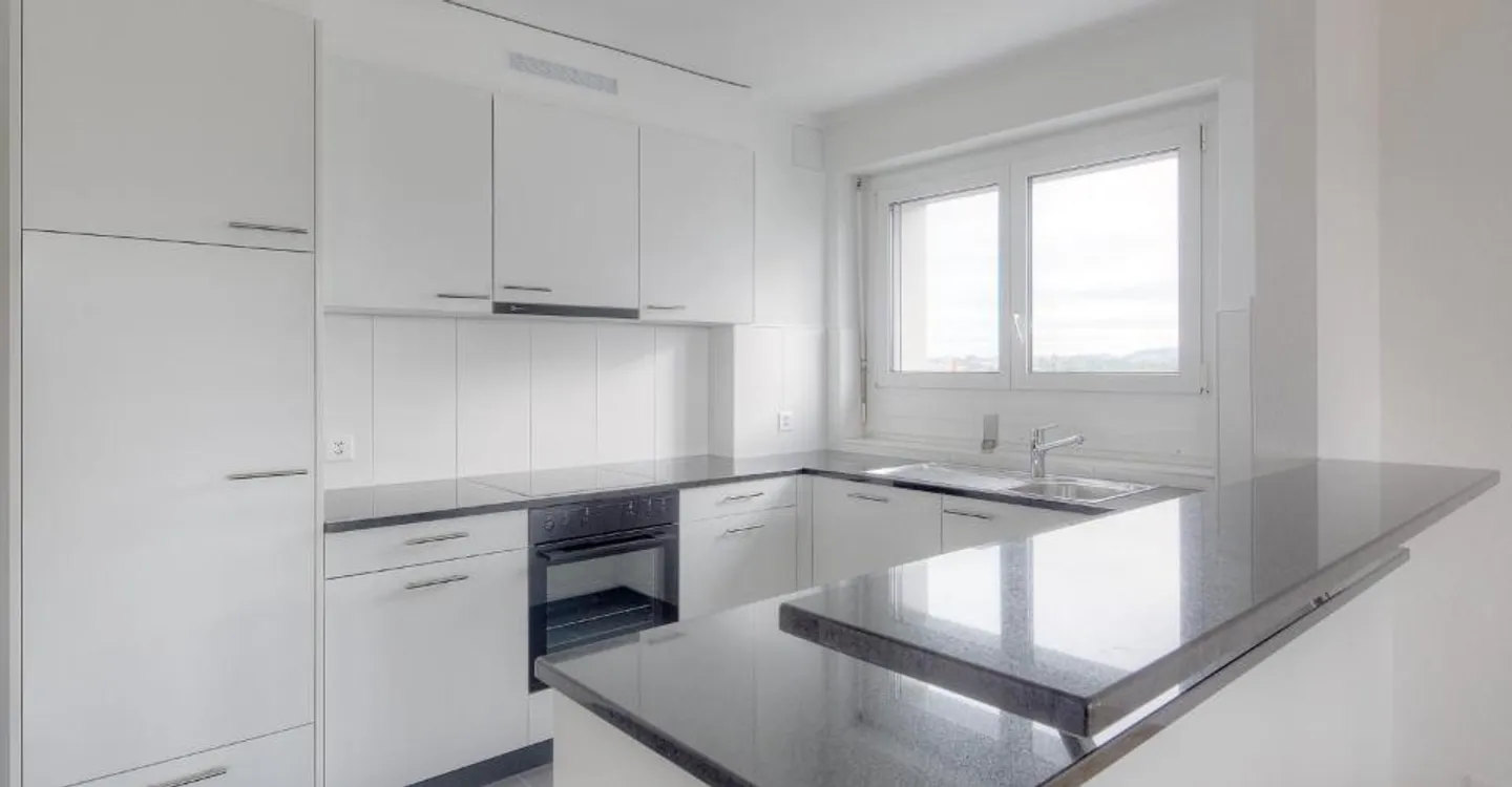 Beautiful recently renovated accommodation - Photo 2 of 7