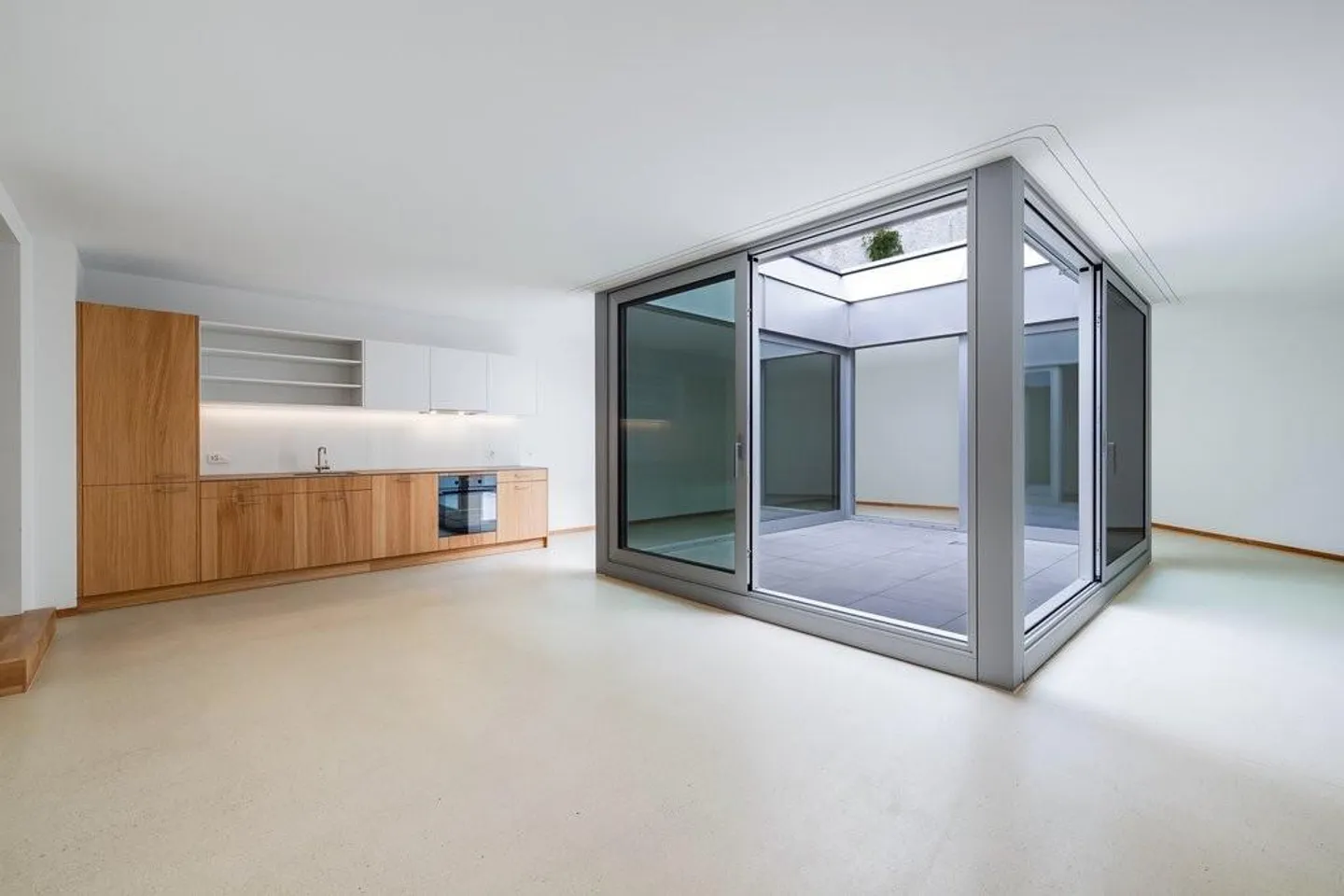 Appartamento patio alla moda in città - Foto 2 di 3