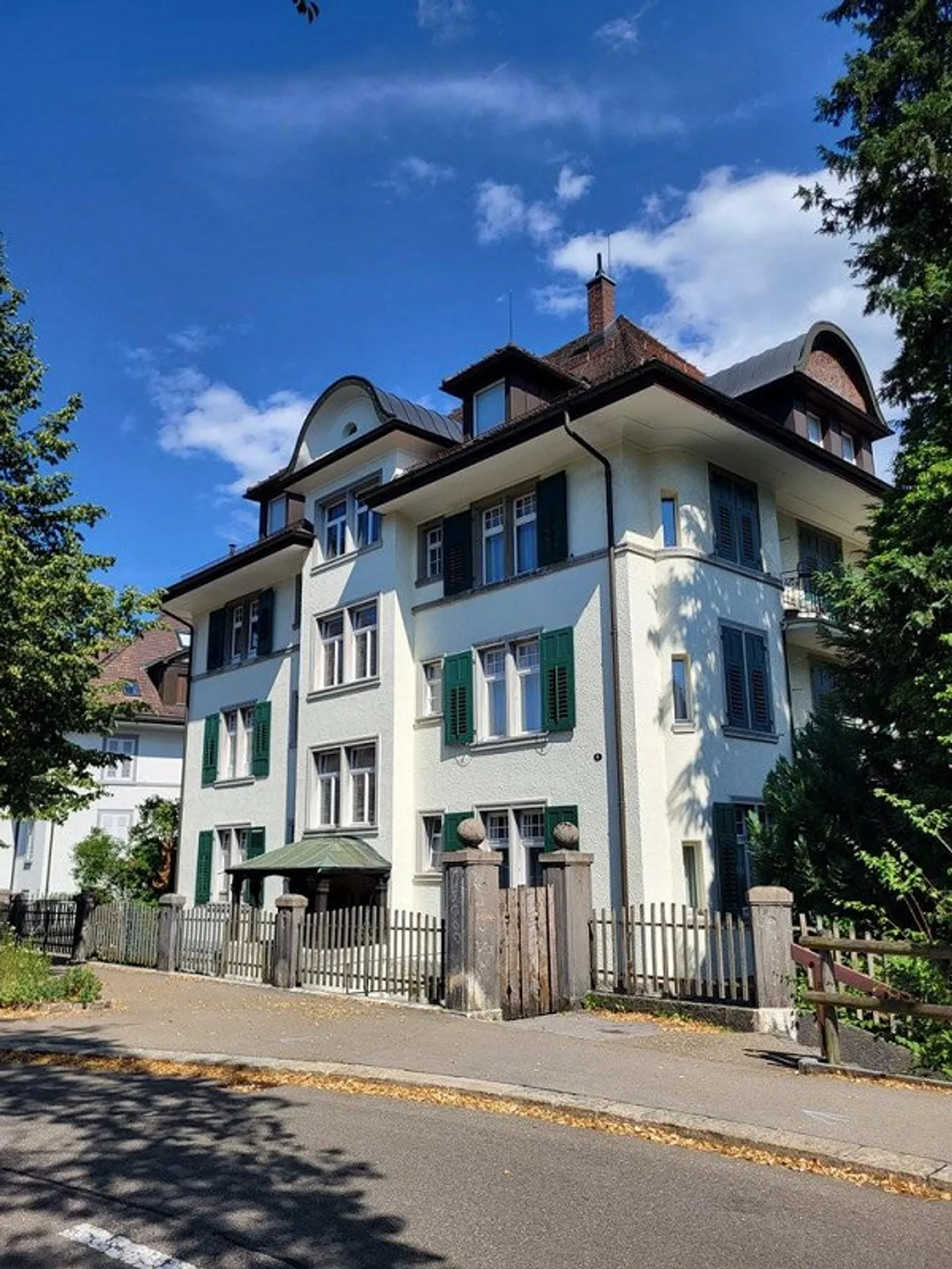 Jugendstilwohnung mit viel Raum für Erholung - Foto 1 von 9