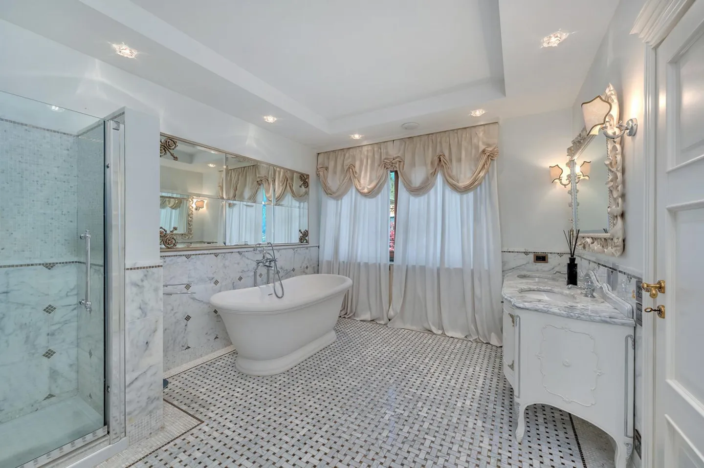 Villa prestigiosa con vista lago - Foto 3 di 13