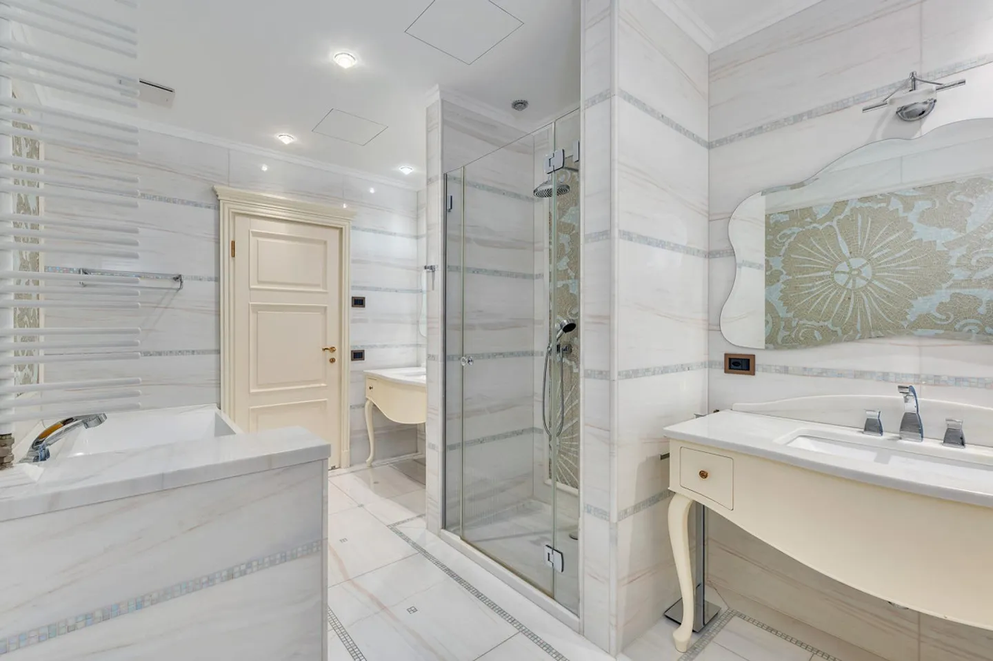 Villa prestigiosa con vista lago - Foto 4 di 13