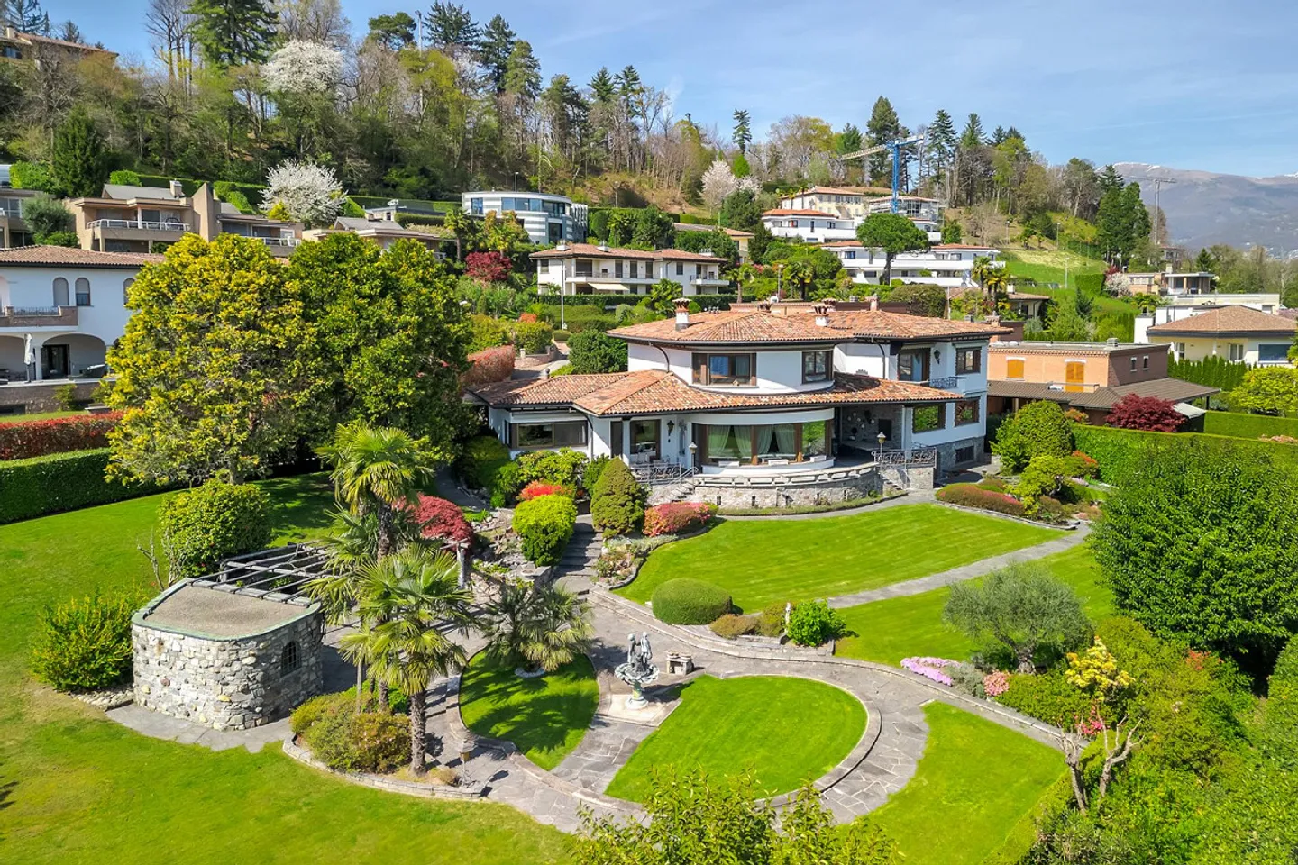 Villa prestigiosa con vista lago - Foto 1 di 13