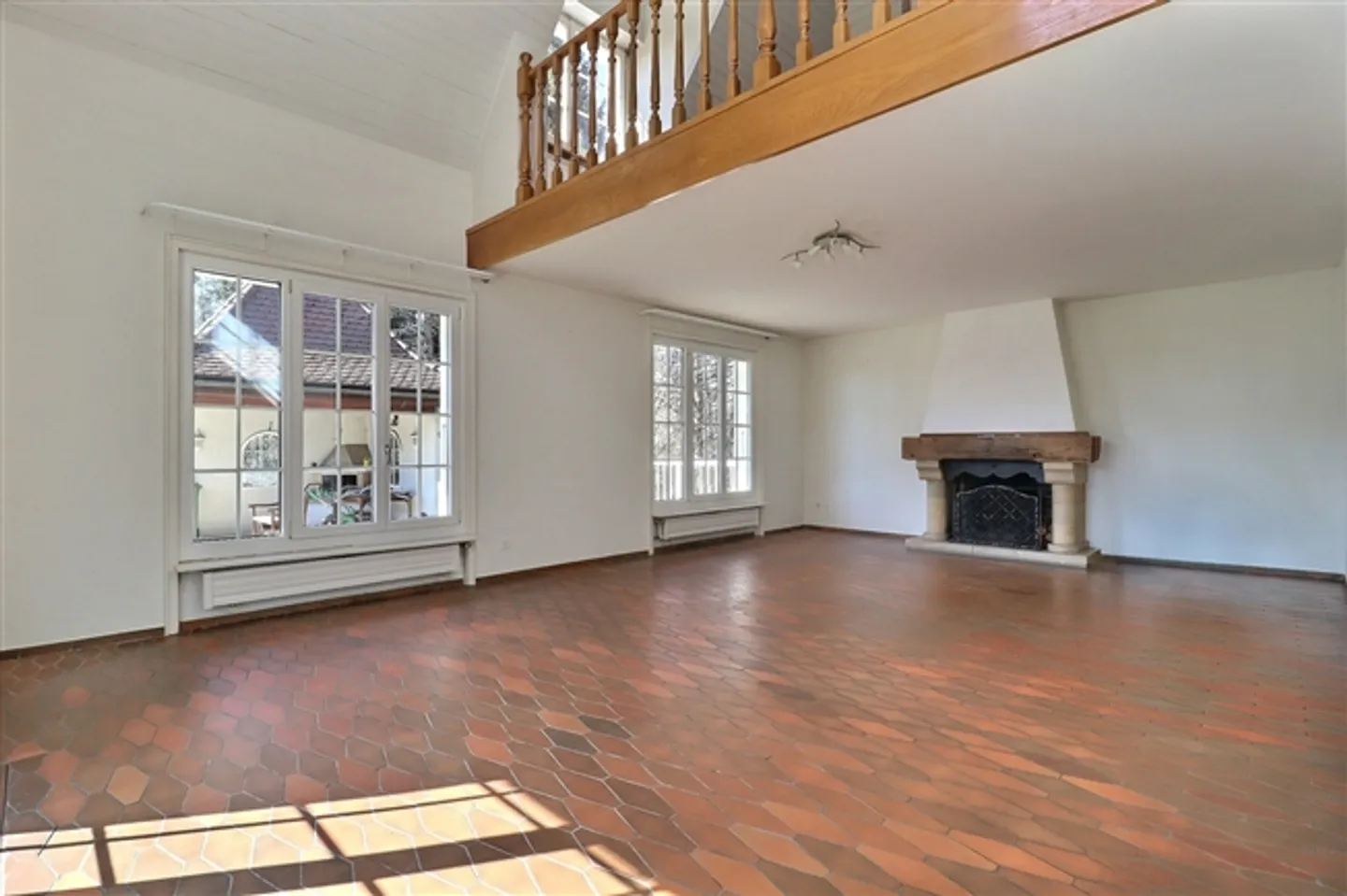 Proprietà elegante con 6,5 stanze
Terreno ~1188 m² - Foto 2 di 8