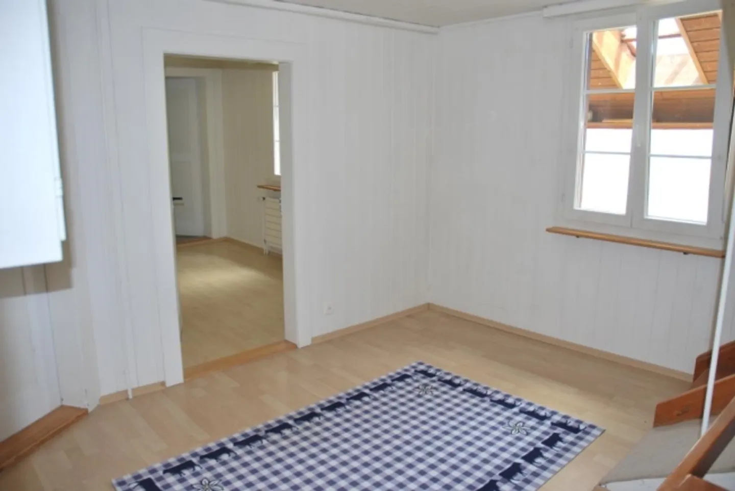 Ehemaliges 4.5 Zimmer Bauernhaus mit Potenzial für Ausbau - Foto 8 von 13