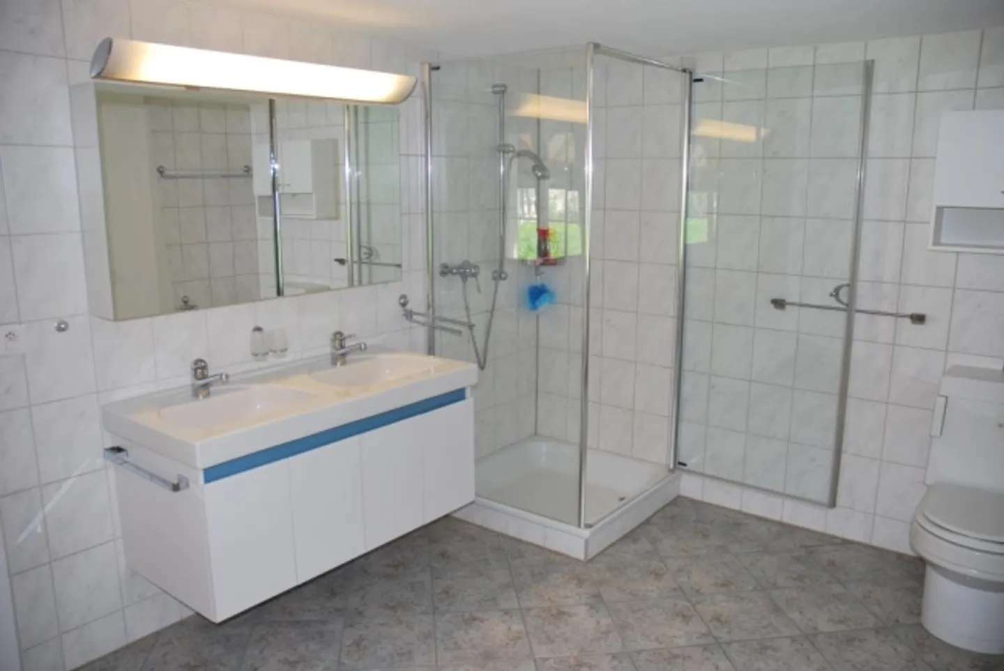 Ehemaliges 4.5 Zimmer Bauernhaus mit Potenzial für Ausbau - Foto 10 von 13