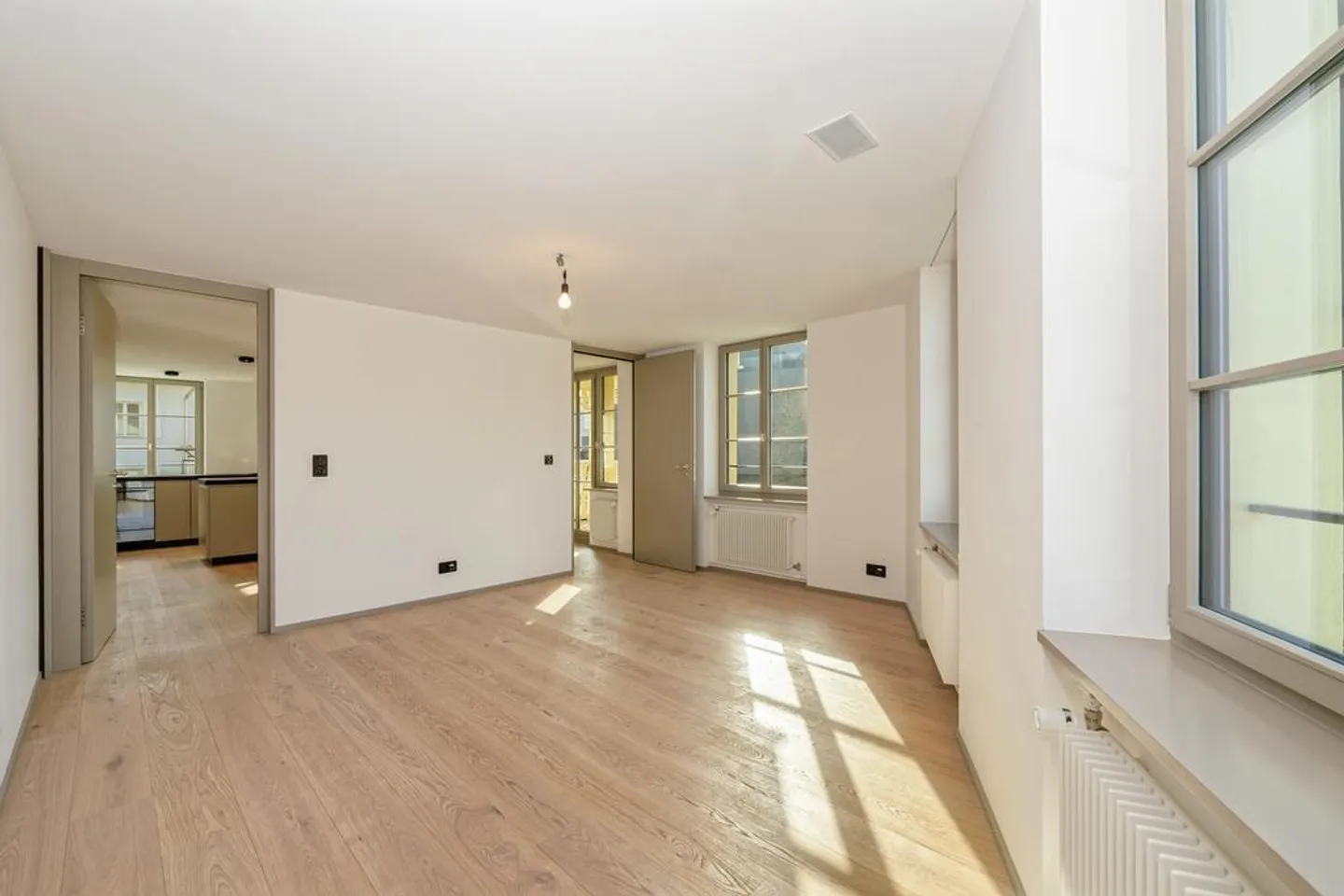 Stylish Living in the Heart of Erlenbach ZH - Photo 3 of 10