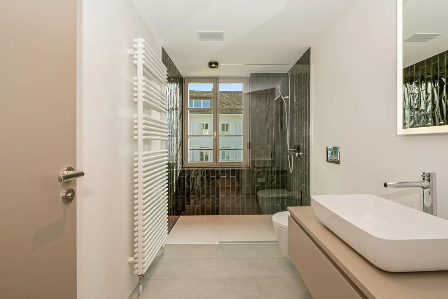 Stylish Living in the Heart of Erlenbach ZH - Photo 6 of 10