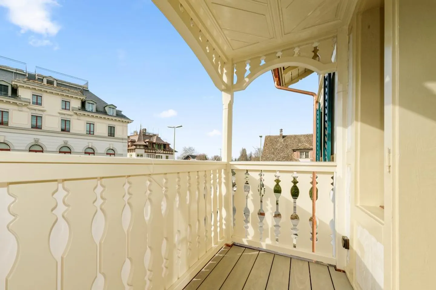 Stylish Living in the Heart of Erlenbach ZH - Photo 8 of 10