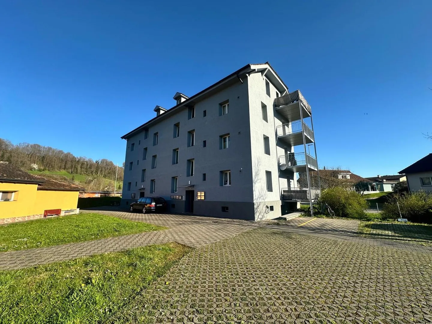 Bright 3.5-room apartment on the 3rd floor in a quiet location in Schönenberg an der Thur - Photo 1 of 9