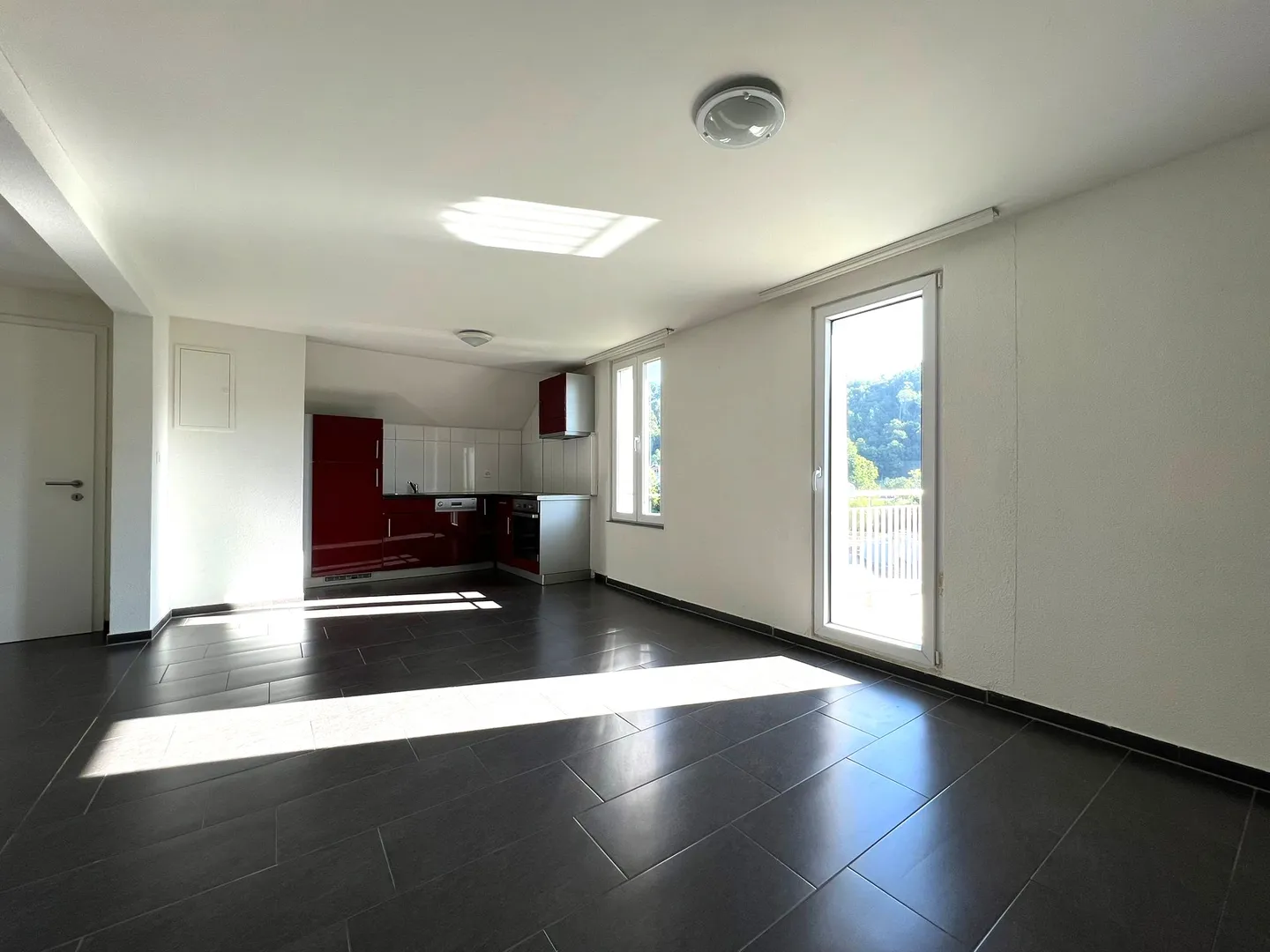 Bright 3.5-room apartment on the 3rd floor in a quiet location in Schönenberg an der Thur - Photo 2 of 9