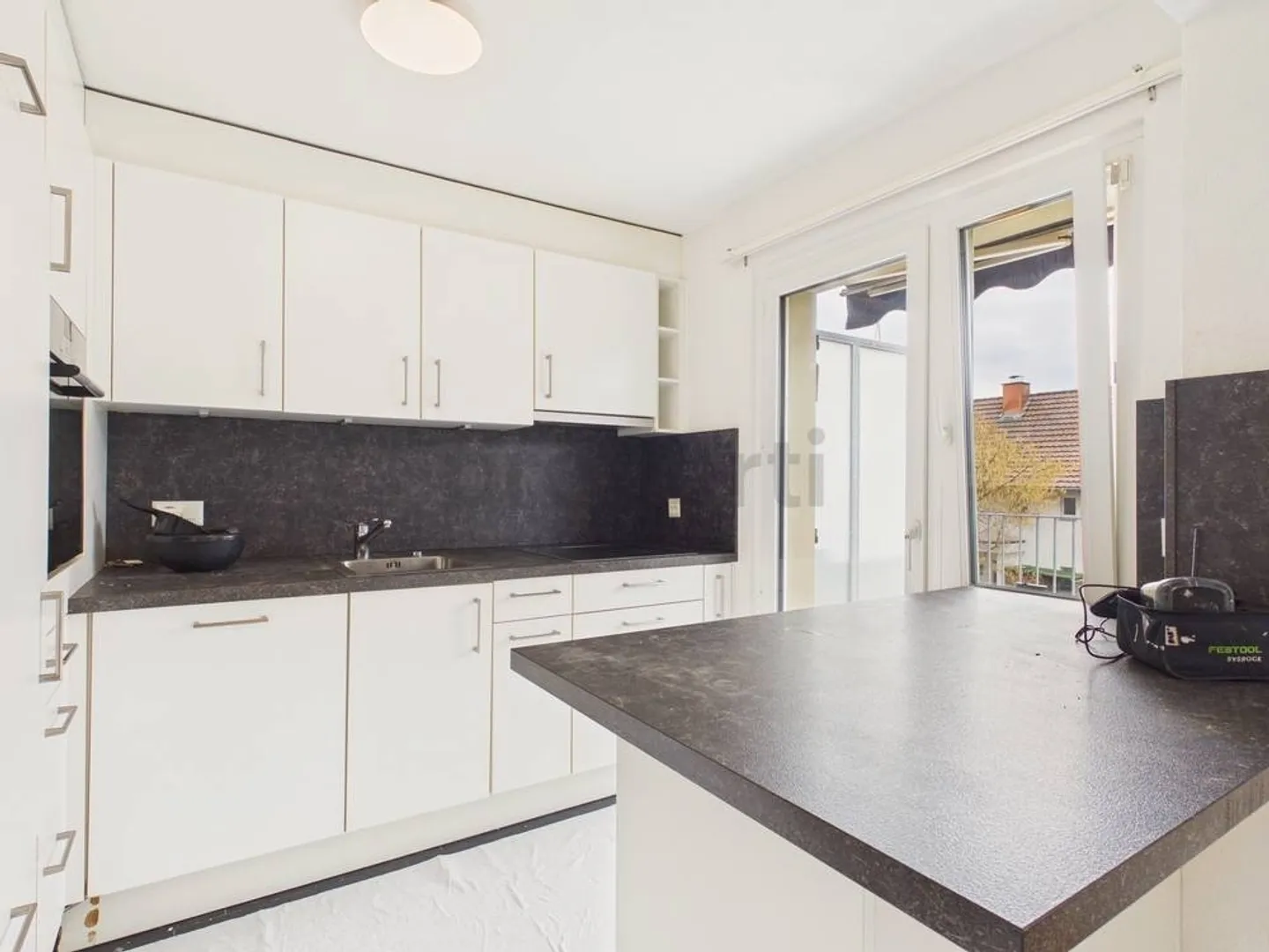 Neu renovierte 4-Zimmer-Wohnung mit Balkon, Embrach - Foto 2 di 7