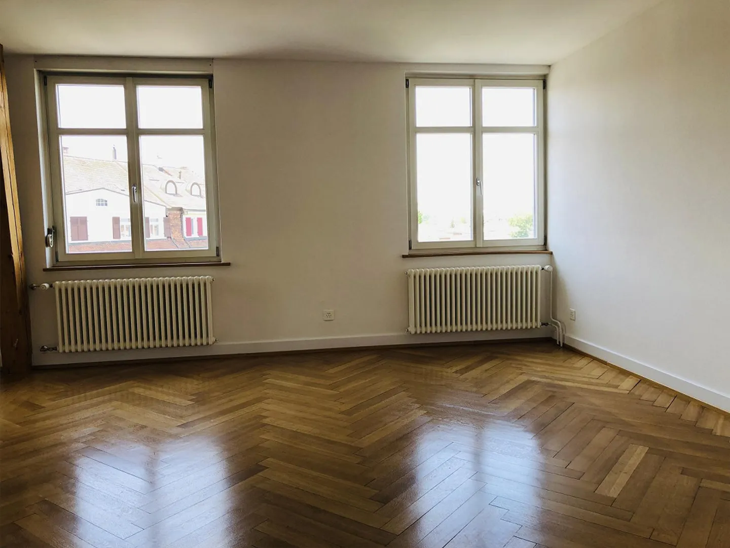 Old building apartment with herringbone parquet (to ownership standard) - Photo 3 of 15