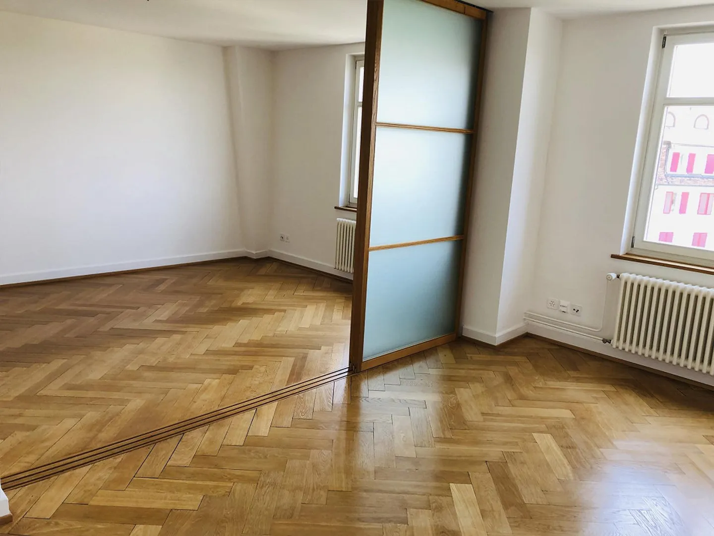 Old building apartment with herringbone parquet (to ownership standard) - Photo 14 of 15