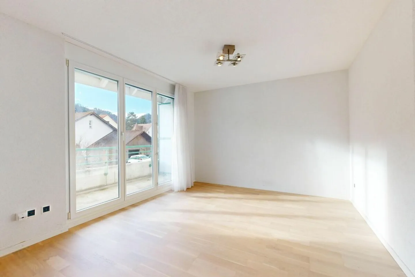 Well-maintained single-family house in a wonderful location - Photo 4 of 16