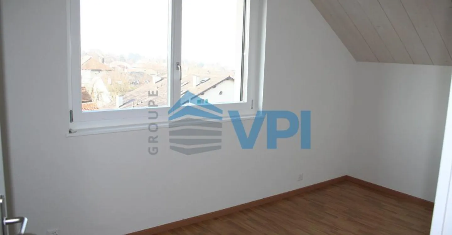Luxurious 6-room apartment in Bernex - Photo 2 of 11