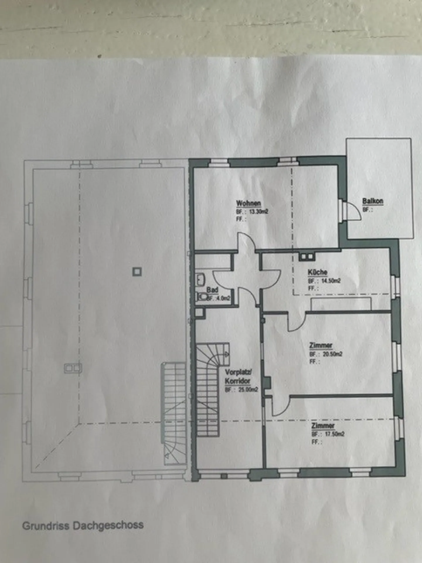 Charmante Appartement en Dernier Étage dans un Bâtiment Historique - Photo 6 sur 6