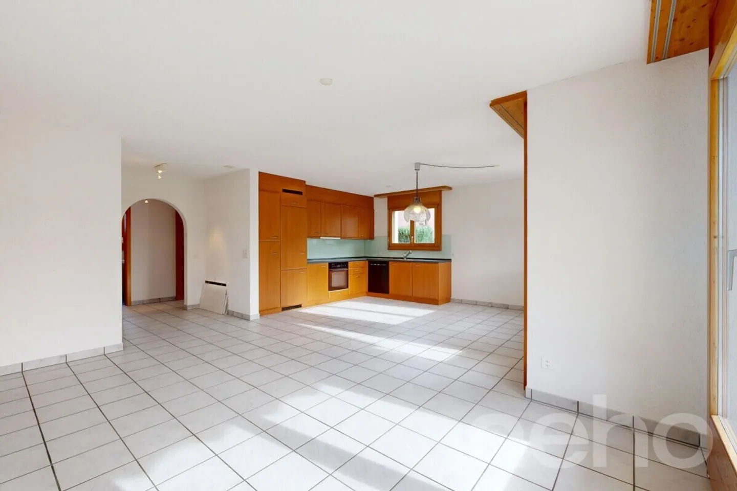 Charmante appartement 3.5 pièces avec terrasse et part de jardin - Photo 4 sur 11