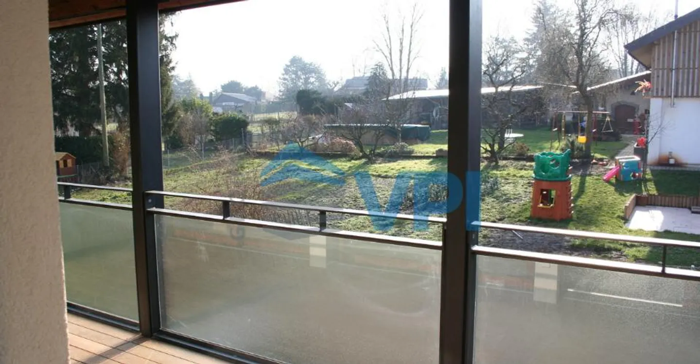 Luxurious 6-room apartment in Bernex - Photo 3 of 11