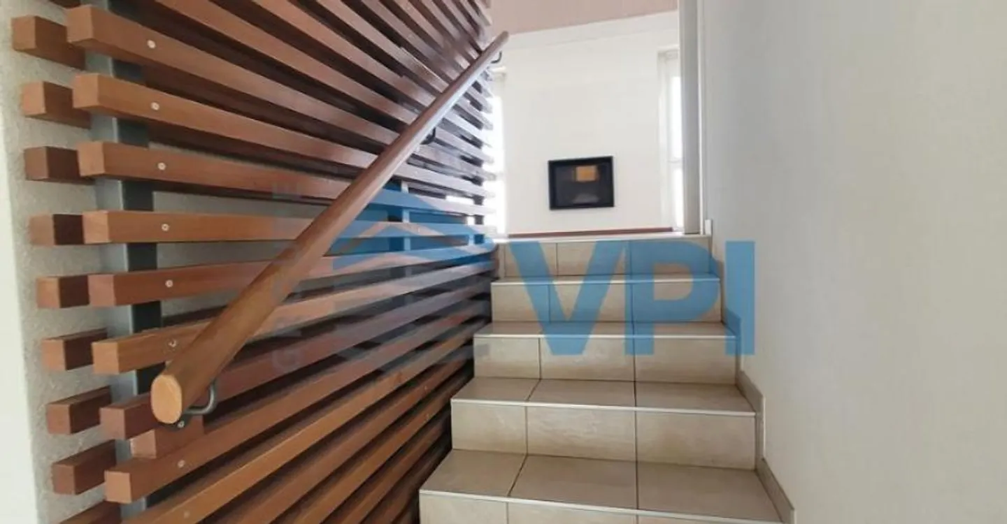 Luxurious 6-room apartment in Bernex - Photo 7 of 11