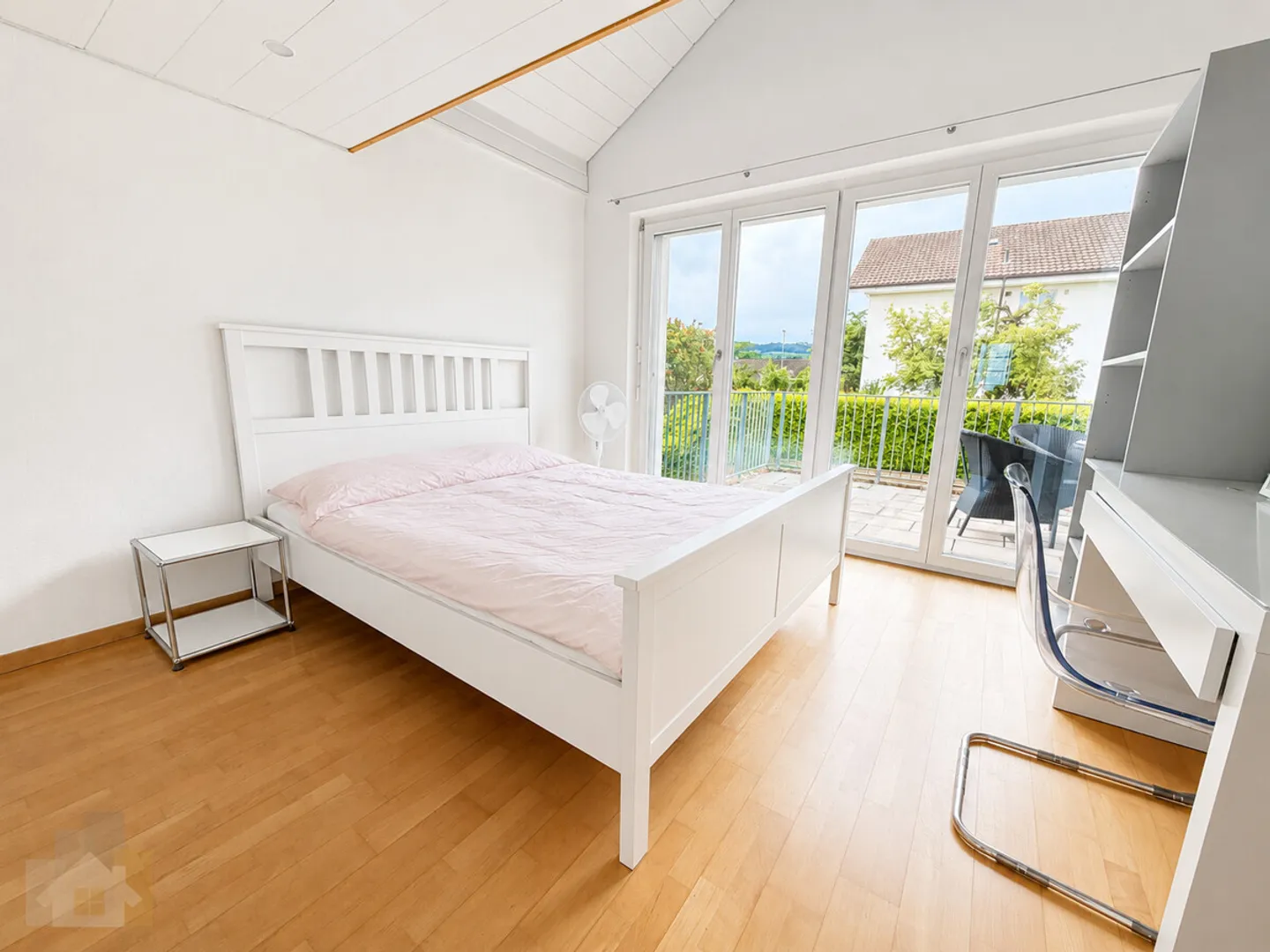 MODERN, FREE-STANDING WITH LAKE VIEW & HEATED POOL - Photo 11 of 21