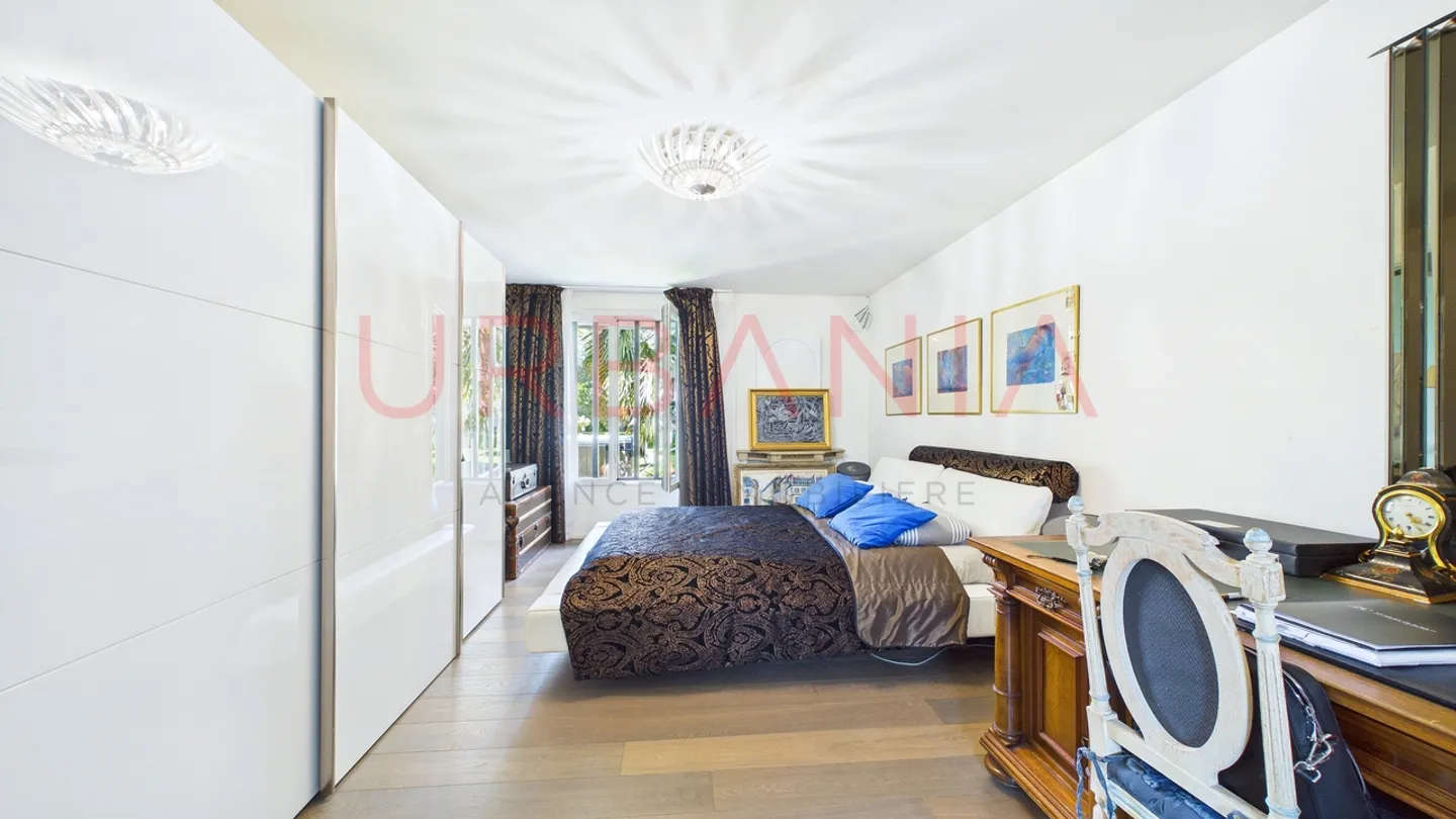 Renovated family villa with pool and large grounds - Photo 7 of 12