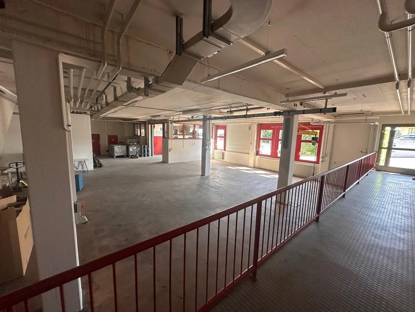 Attraente magazzino in affitto a Samstagern - Foto 2 di 6