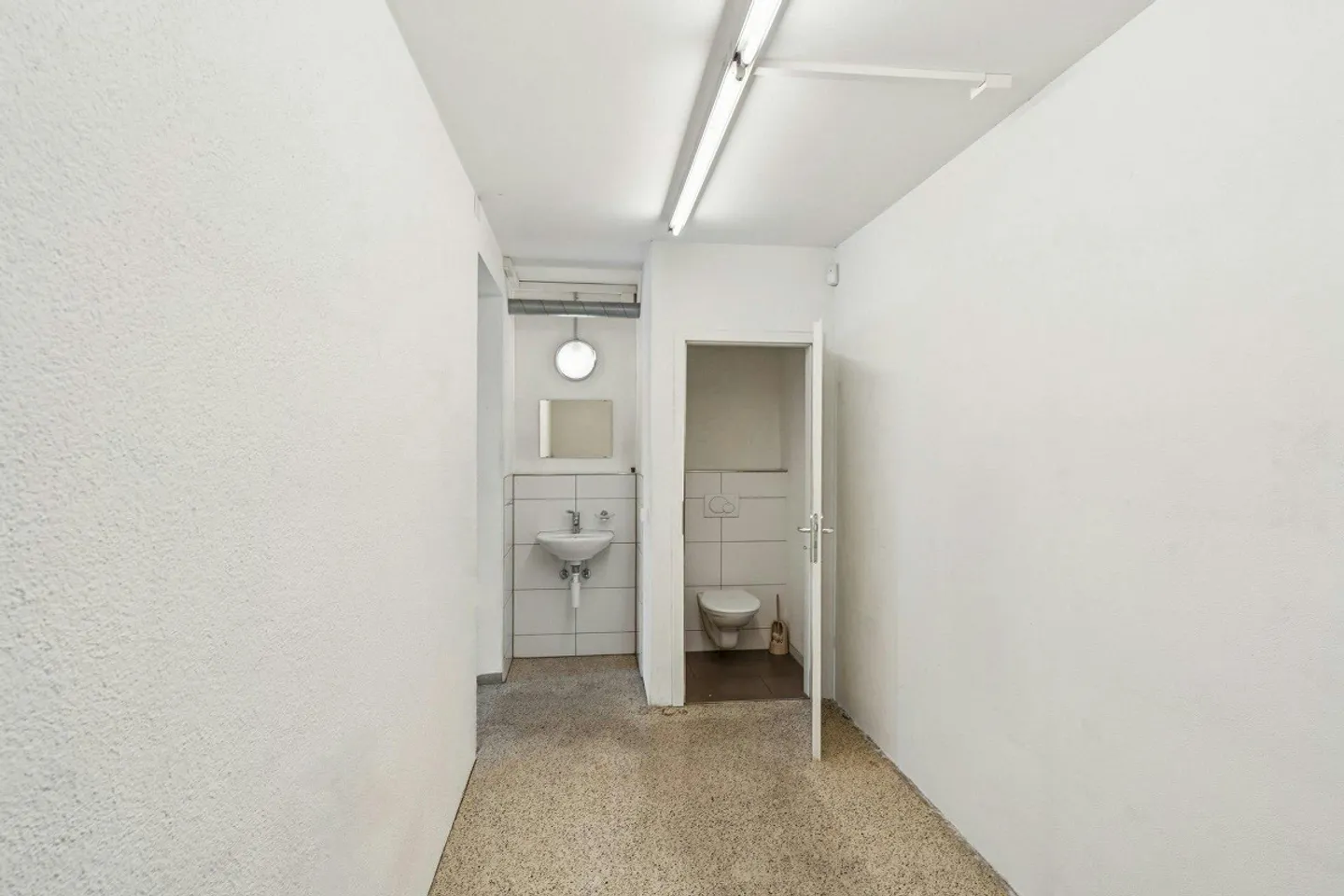 Attraktive Gewerbefläche mit grosser Schaufensterfront am Spalenring - Photo 7 sur 8