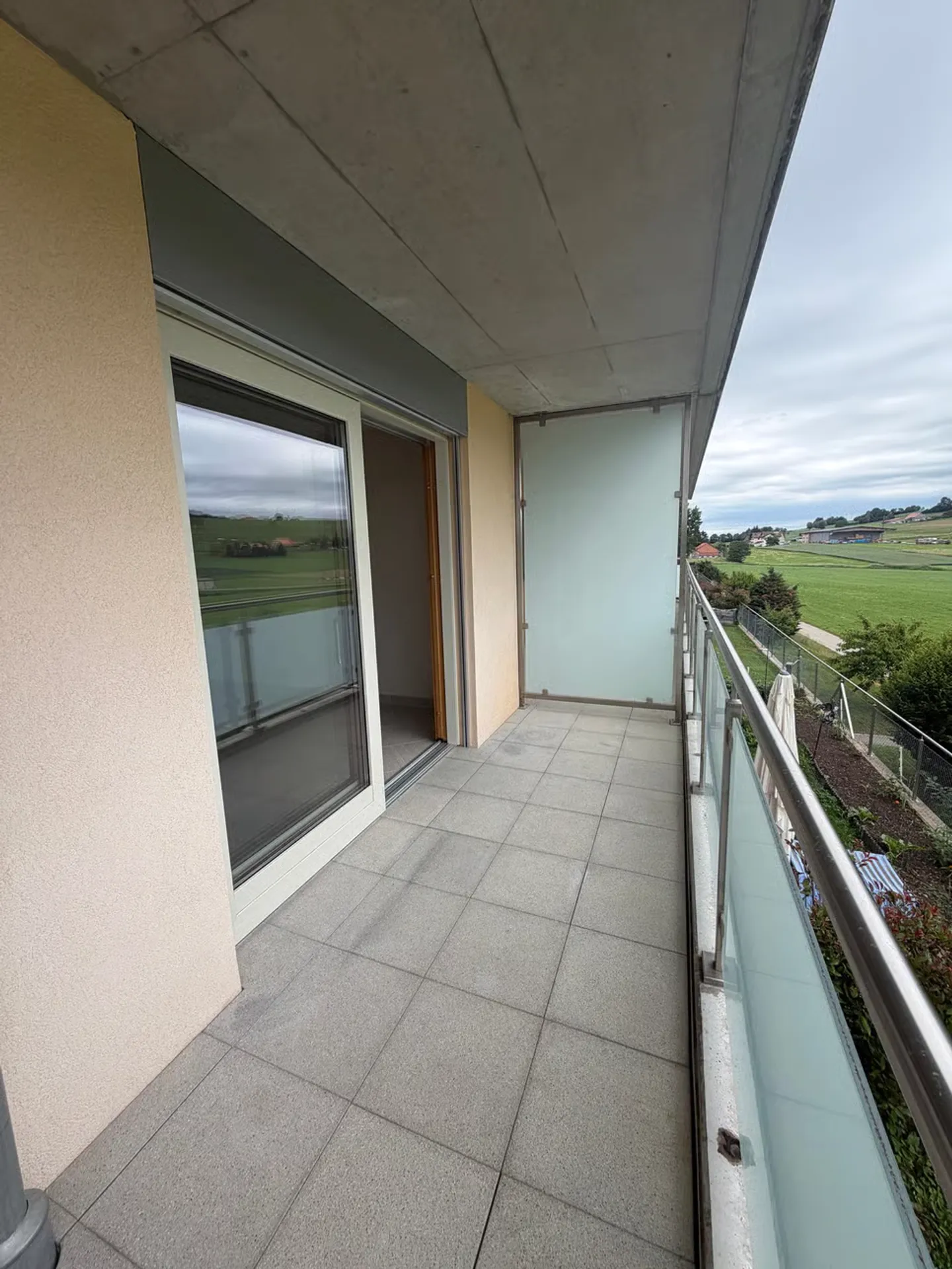 For rent - Beautiful 2.5 room apartment with large balcony in Romont - Photo 6 of 6