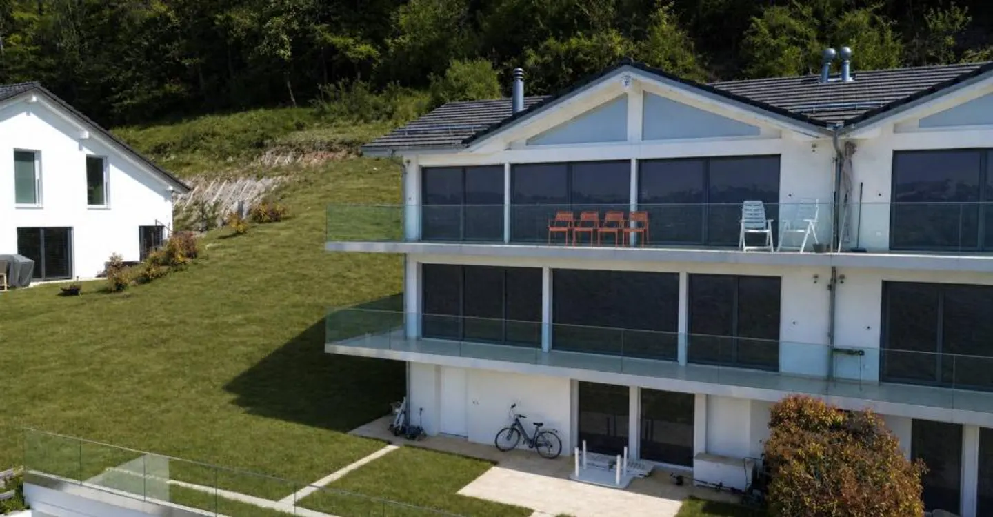 Schöne Familienvilla mit Panoramablick auf den See und die Alpen - Foto 12 von 12
