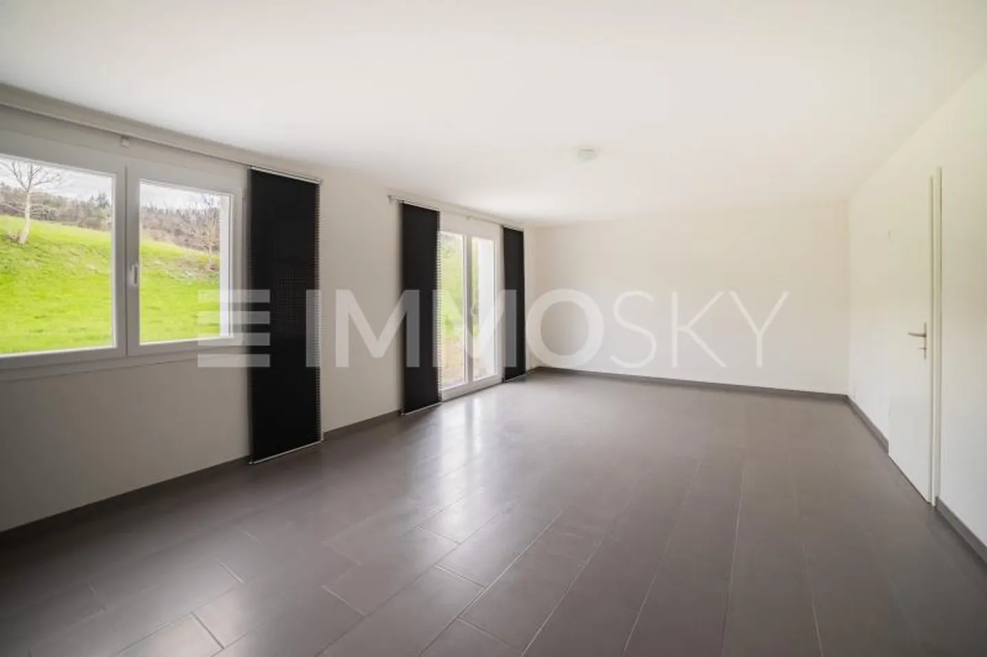 Travail Représentatif - Bureau avec Vue sur le Vert - Photo 4 sur 6