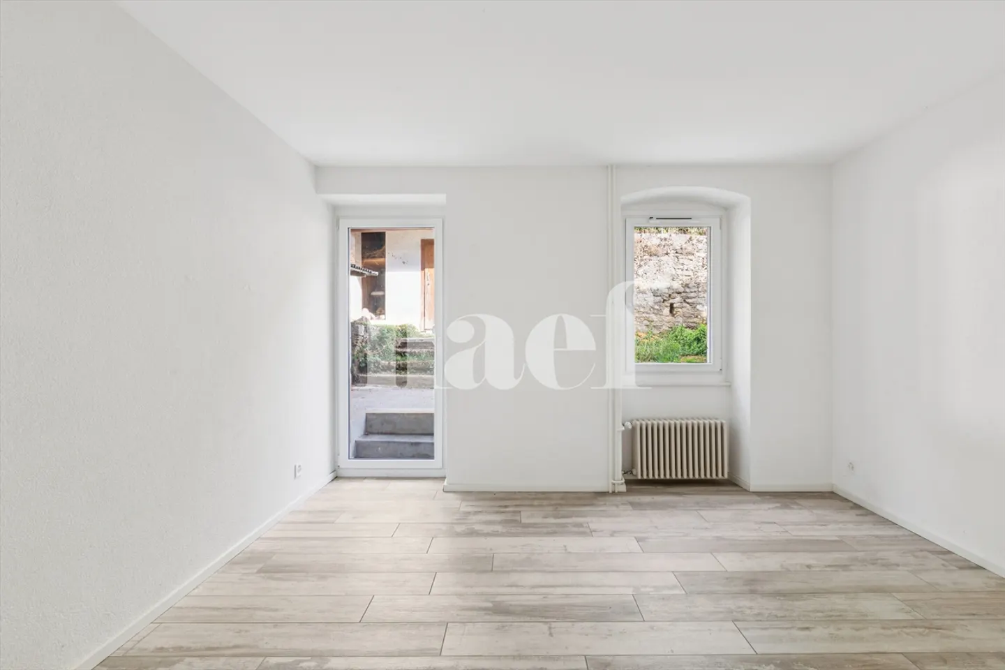 4.5 room renovated in a beautiful building - Photo 8 of 12