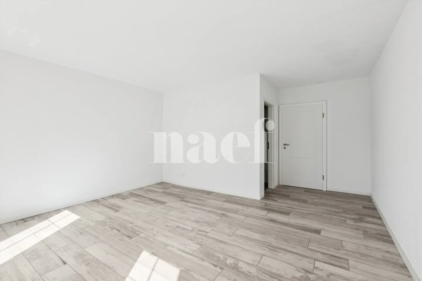 4.5 room renovated in a beautiful building - Photo 5 of 12