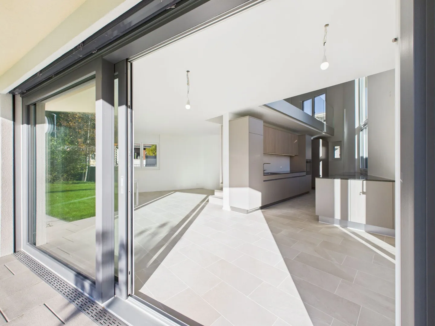 INDIPENDENTE, LUMINOSO E DI ALTA QUALITÀ - Foto 2 di 9