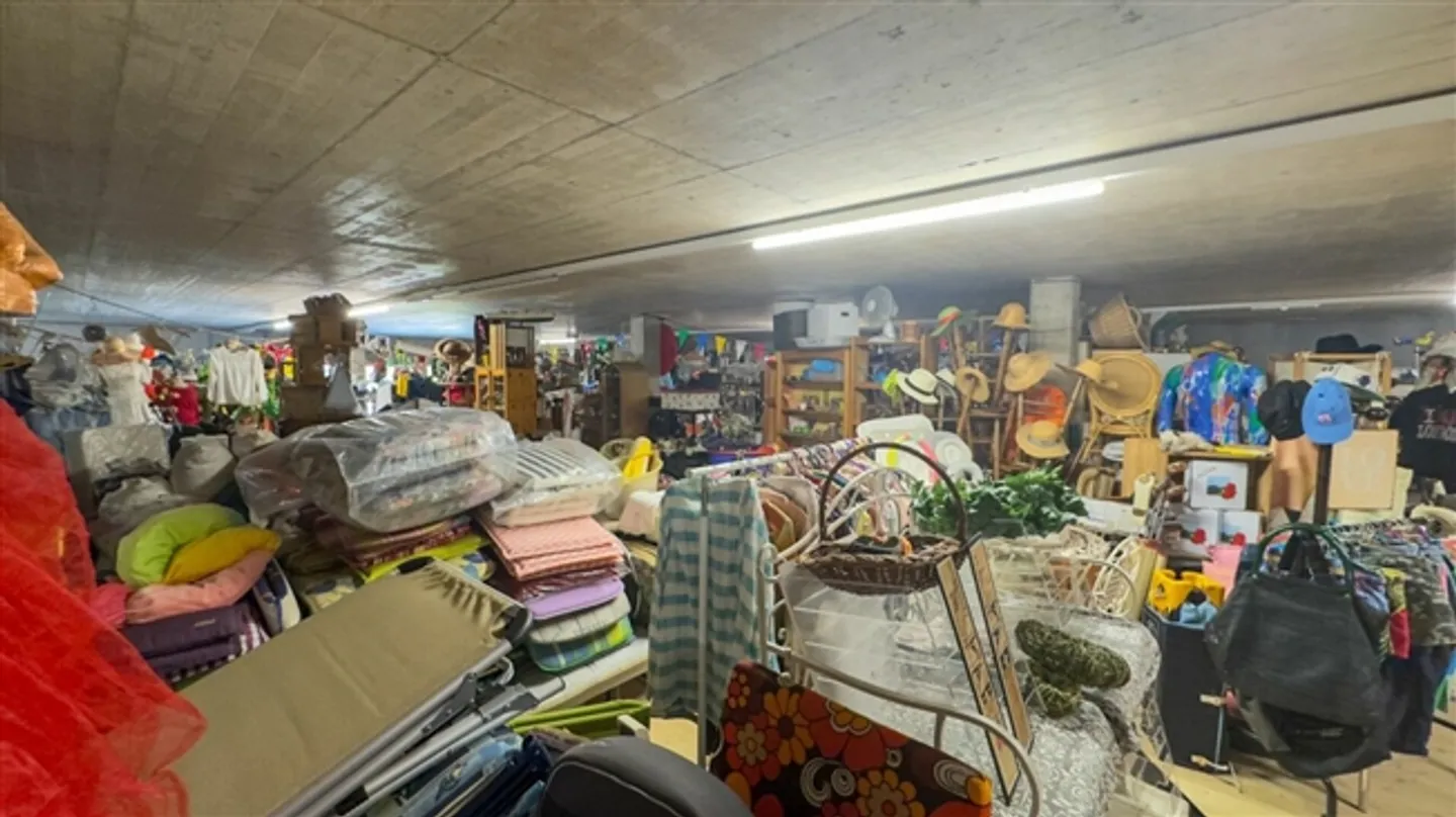 «Grosses Gewerbegrundstück mit diversen Gebäuden» - Foto 7 von 8