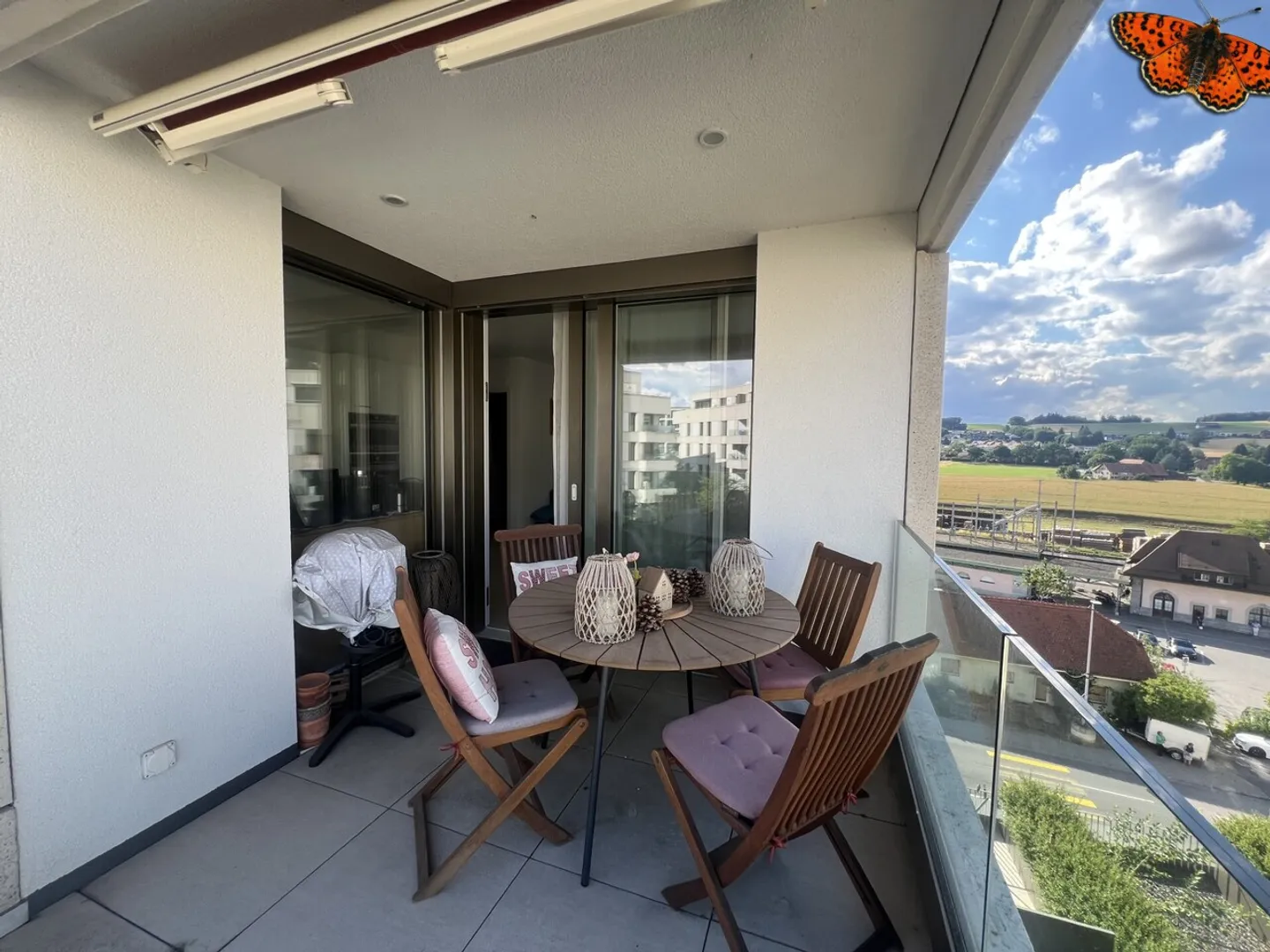 CHIC 3½ ROOM APARTMENT - Opposite the Romont Train Station! - Photo 1 of 7