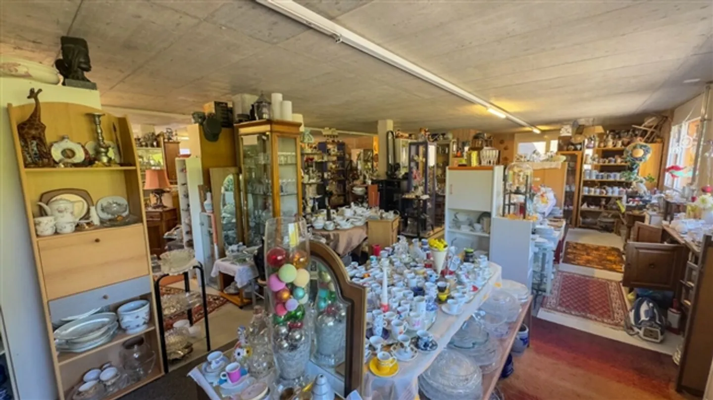 «Grosses Gewerbegrundstück mit diversen Gebäuden» - Foto 8 von 8