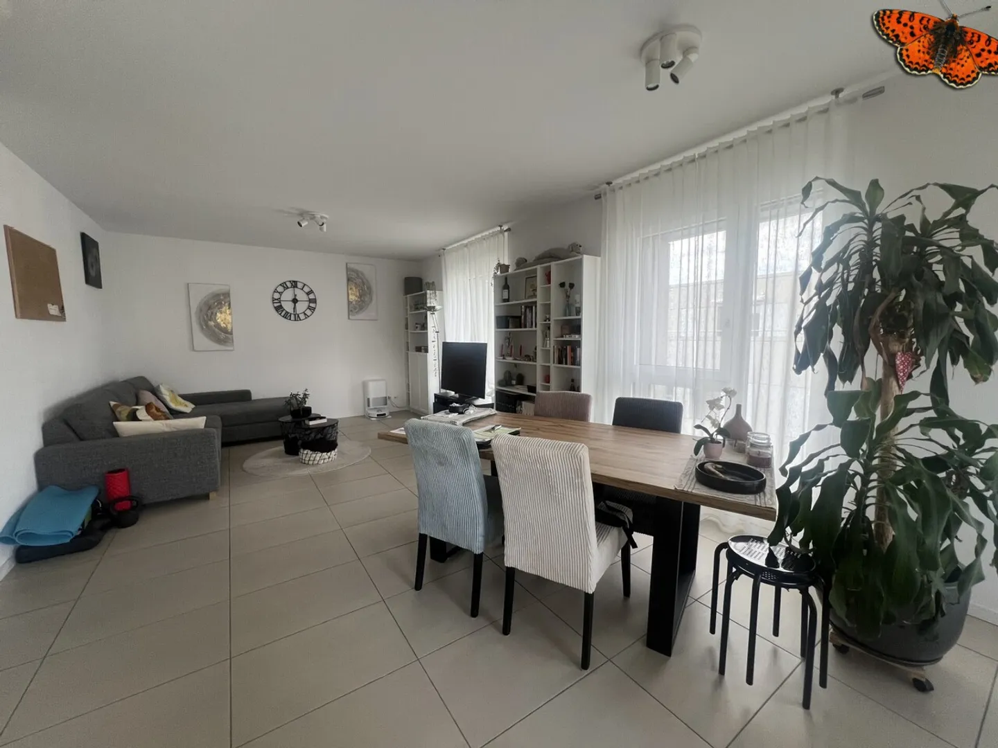 CHIC 3½ ROOM APARTMENT - Opposite the Romont Train Station! - Photo 4 of 7