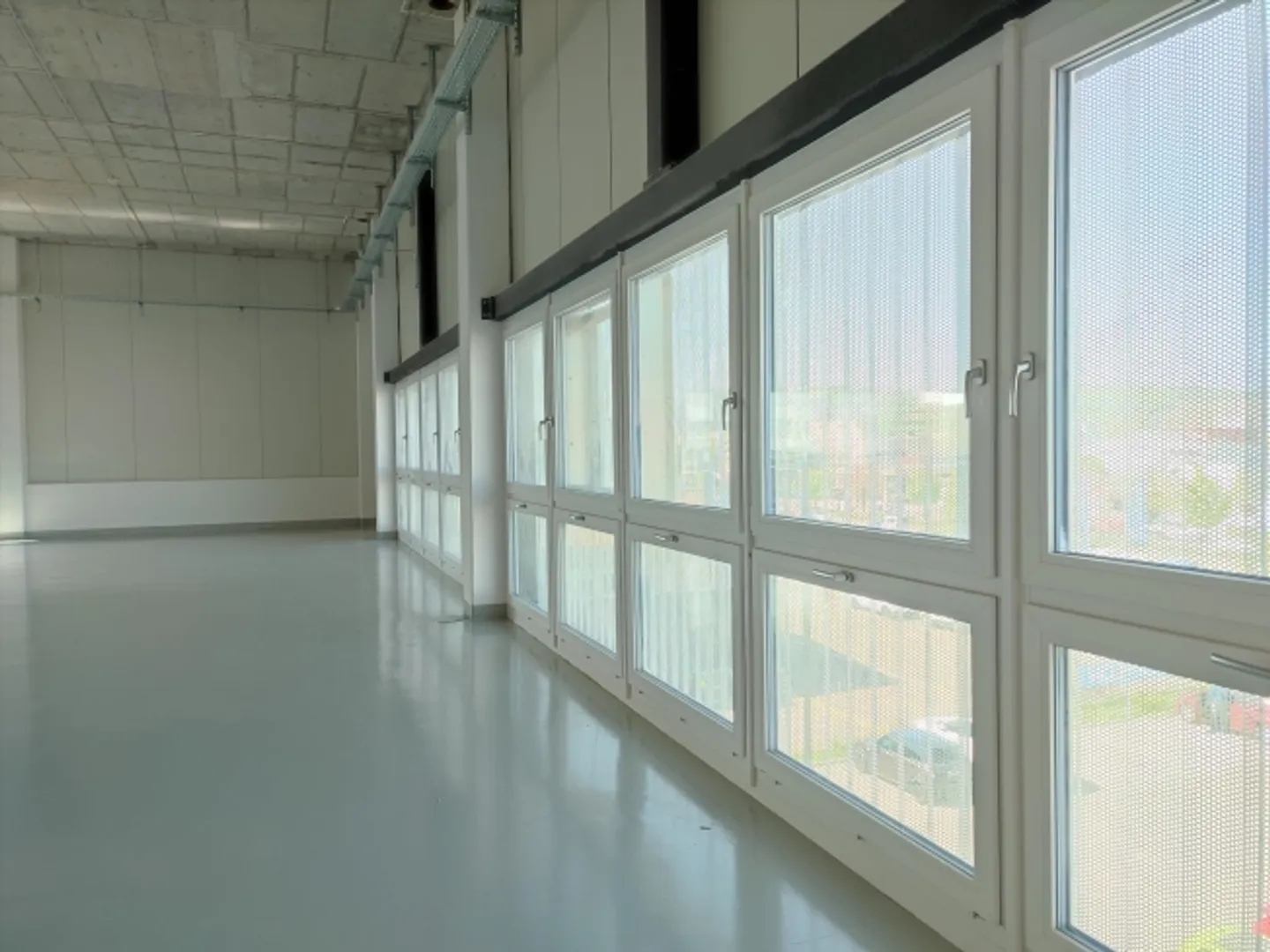 Modern Commercial Space in Winterthur Grüze - Photo 3 of 6