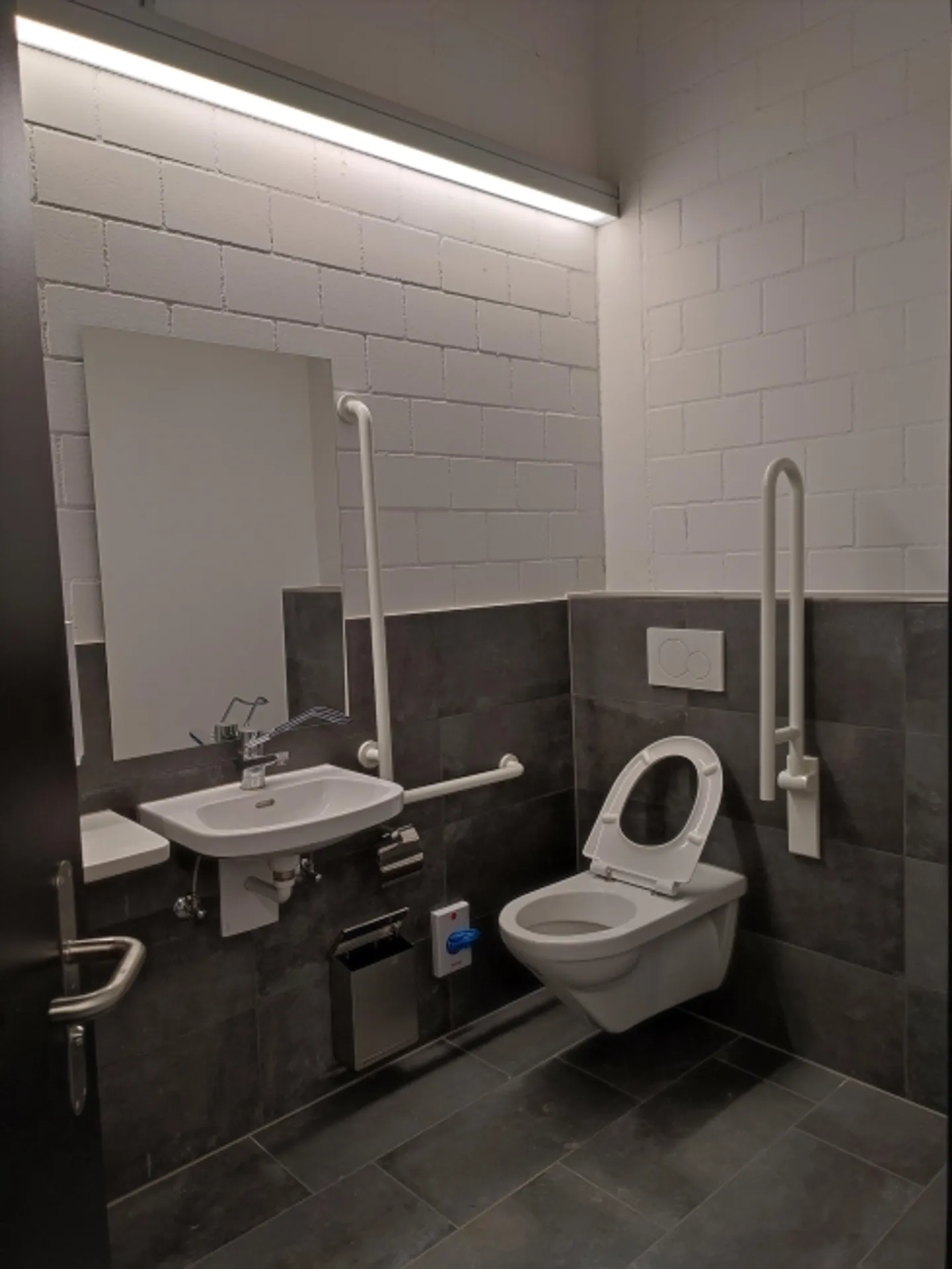 Modern Commercial Space in Winterthur Grüze - Photo 5 of 6