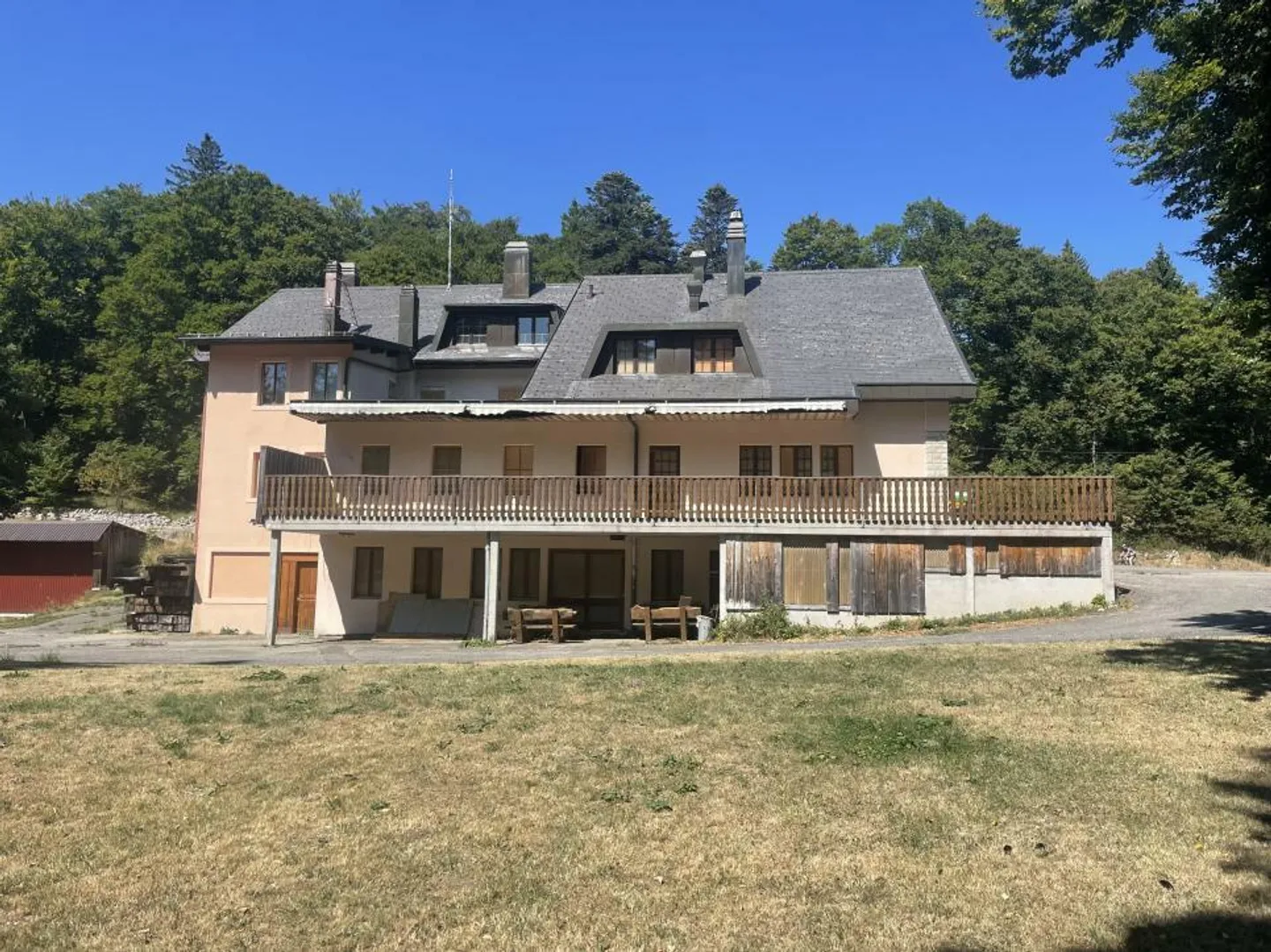 Mixed-use building for sale - Photo 5 of 11