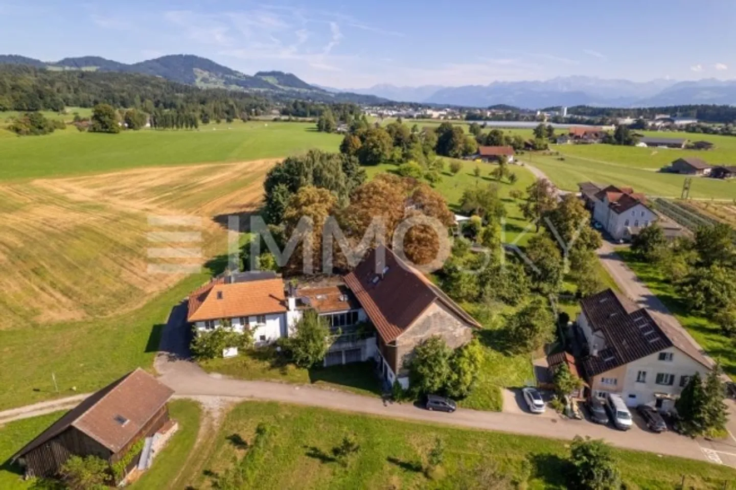 «Einzigartige Liegenschaft mit schöner Einlegerwohnung» - Foto 1 von 7