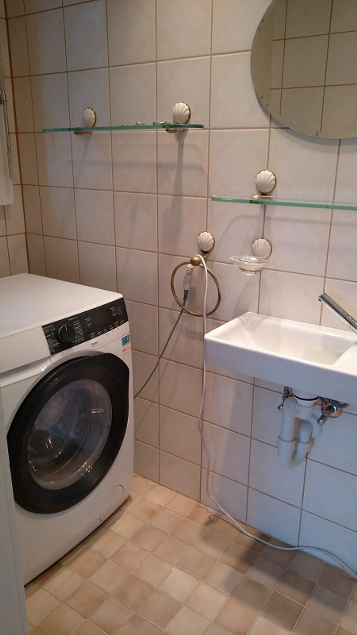 Prima occupazione dopo ristrutturazione: Appartamento mansardato a Niederdorf - Foto 1 di 14