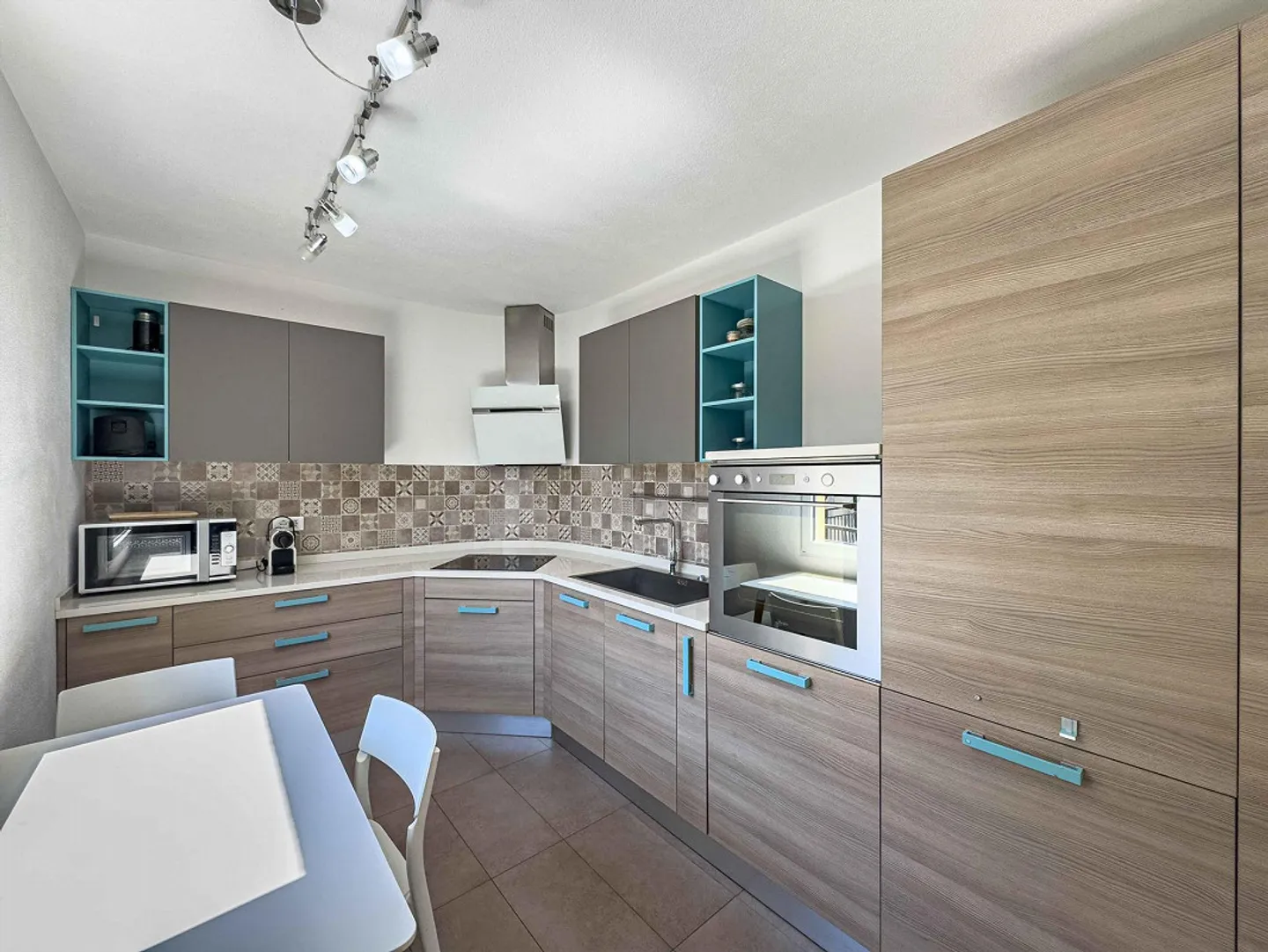 Casa sul lago a Caslano con pontile privato - Foto 3 di 9