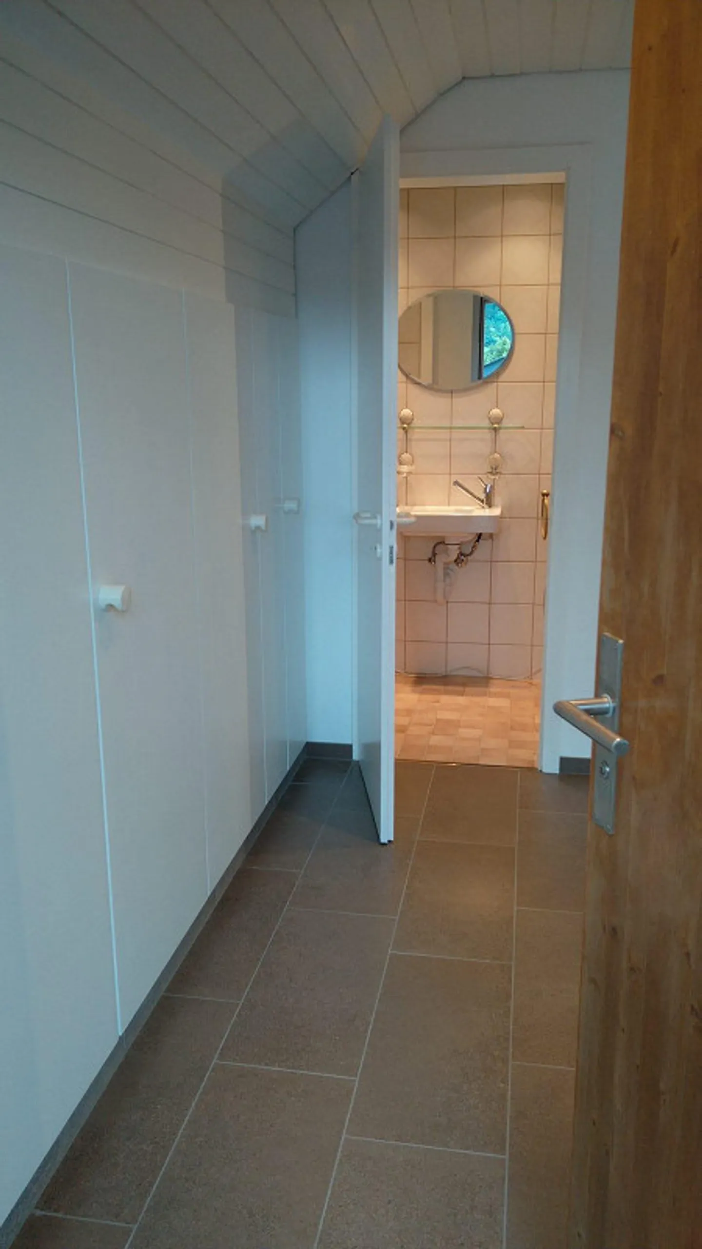 Prima occupazione dopo ristrutturazione: Appartamento mansardato a Niederdorf - Foto 3 di 14