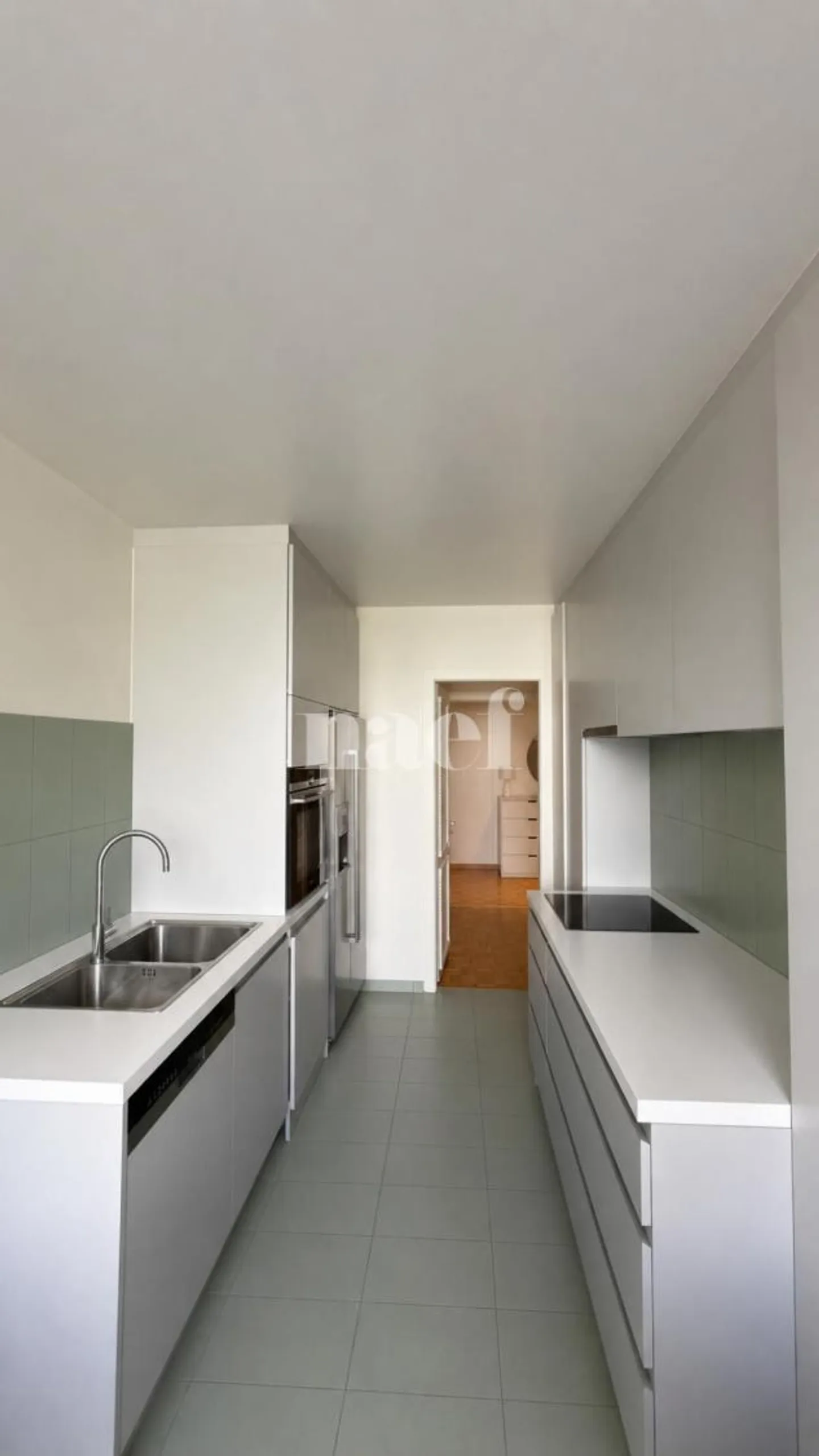 6.5 Room Apartment - Photo 2 of 9